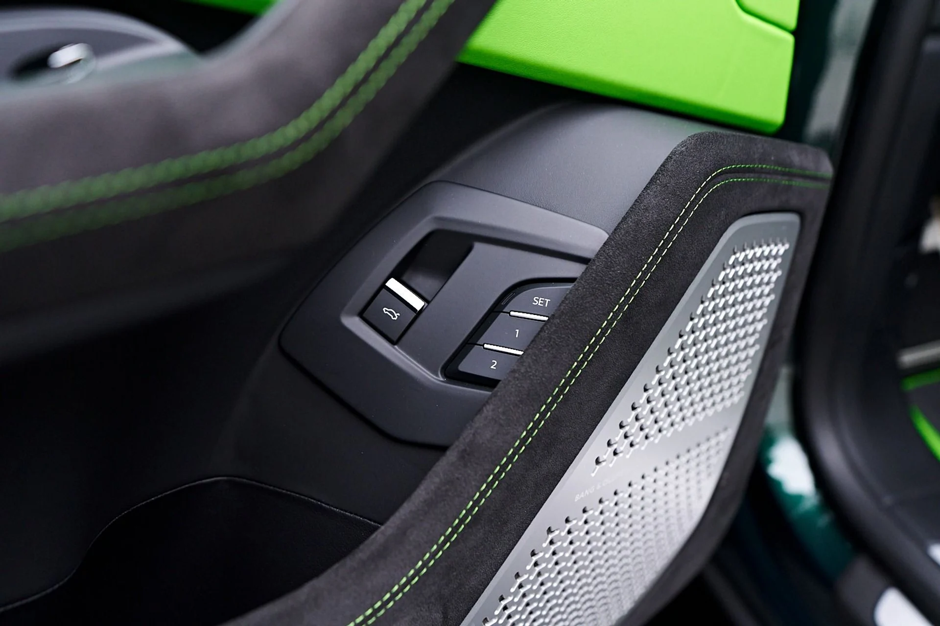 mph044_866933843_Used_2024_Lamborghini_Urus_S_1745956869_016d82c795