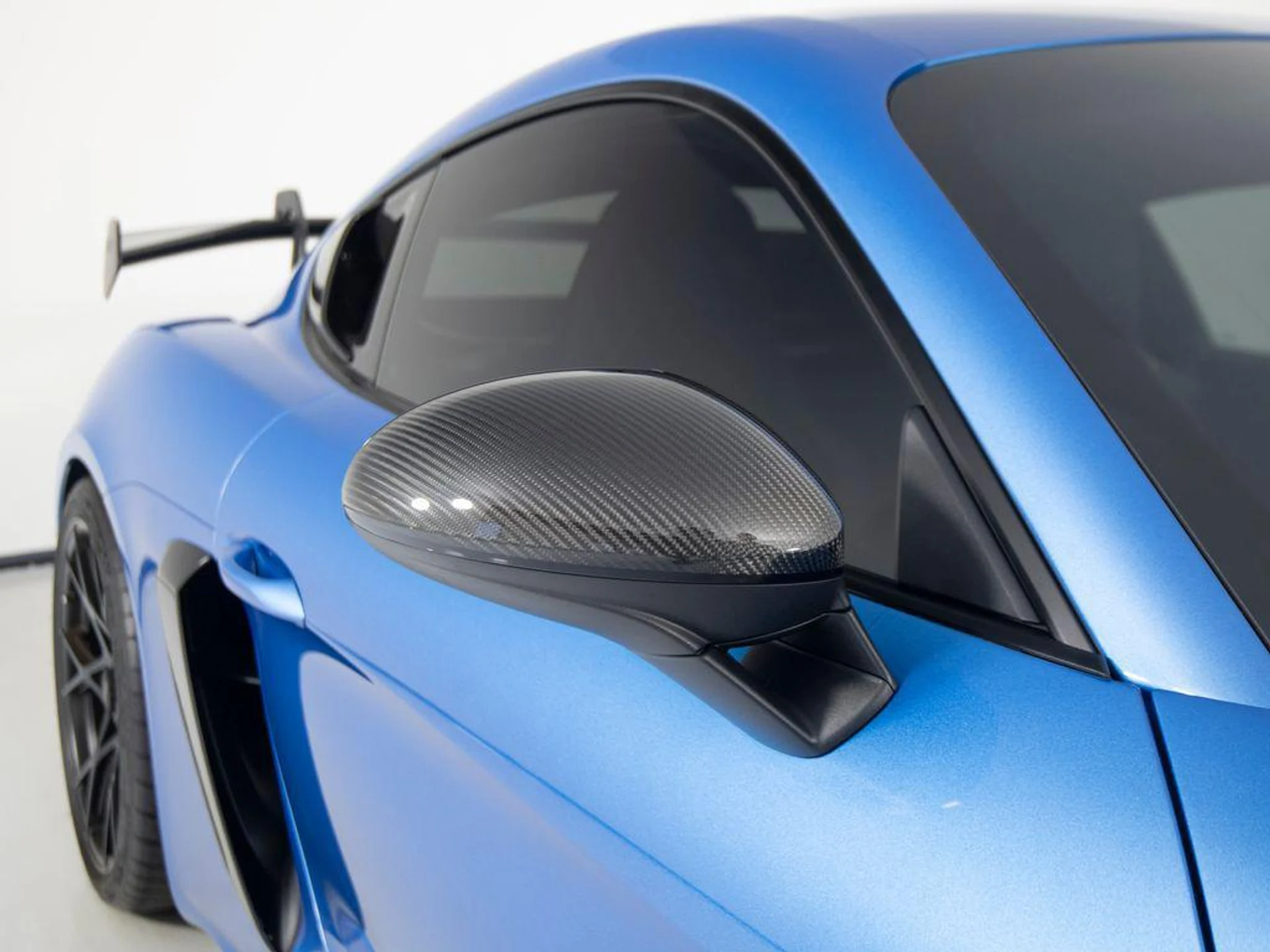 mph044_868048344_c1_ZQX_5_A3_U_y_U_Vk_H5m_Jvv1qc_IFRU_7b07f2b8ac