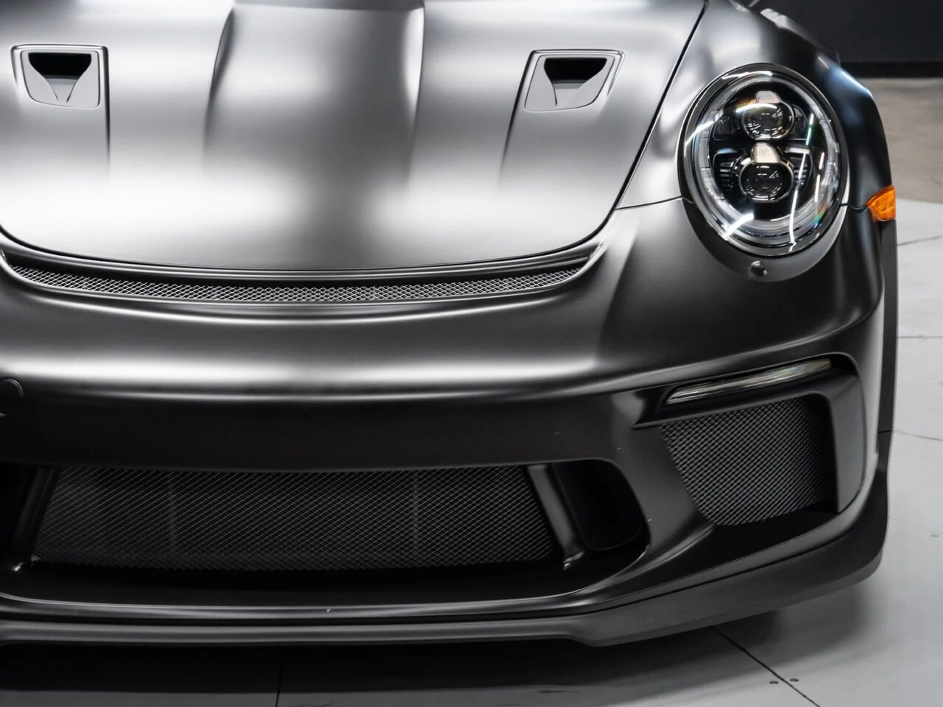 mph044_896305276_porsche_911_2019_5cc938e5c0