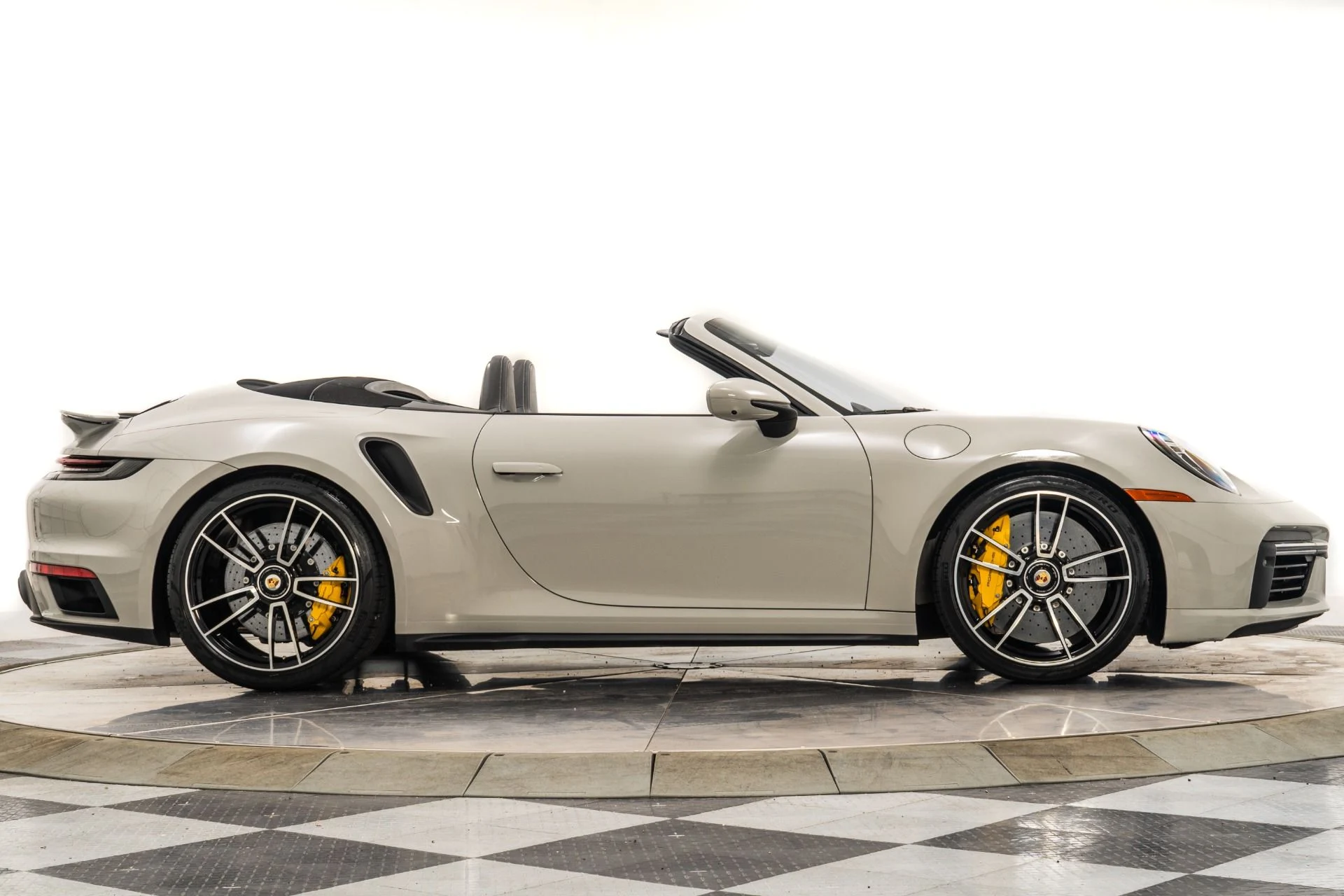 mph044_89928691_Used_2023_Porsche_911_Turbo_S_Cabriolet_1759780510_f762aa1101