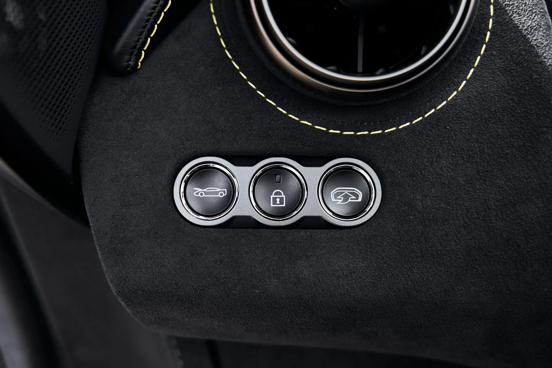 mph044_911114165_Used_2021_Mc_Laren_720_S_1775521563_76b20ce582