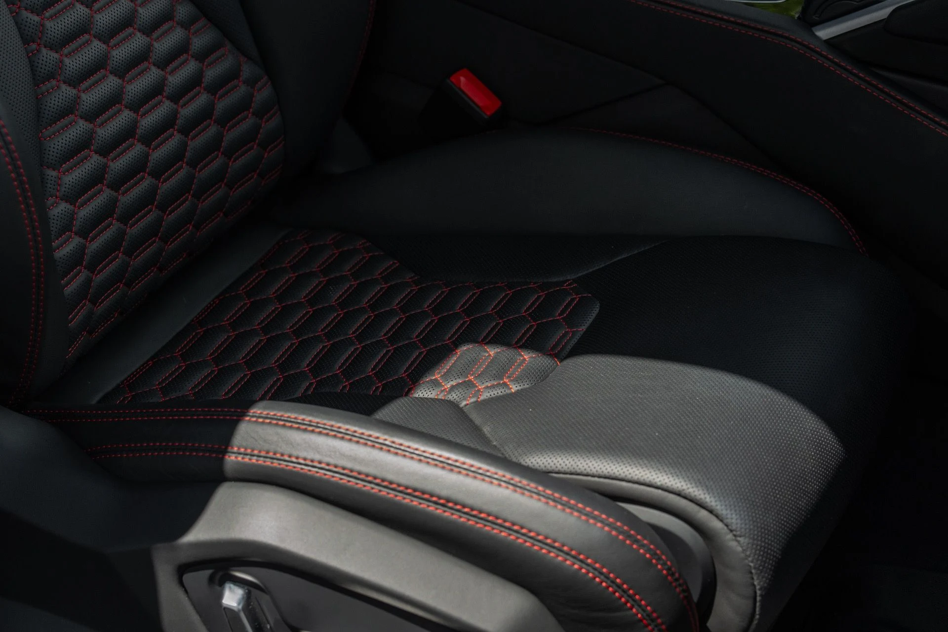 mph044_91238944_Used_2020_Lamborghini_Urus_1758836559_64ccd4c002