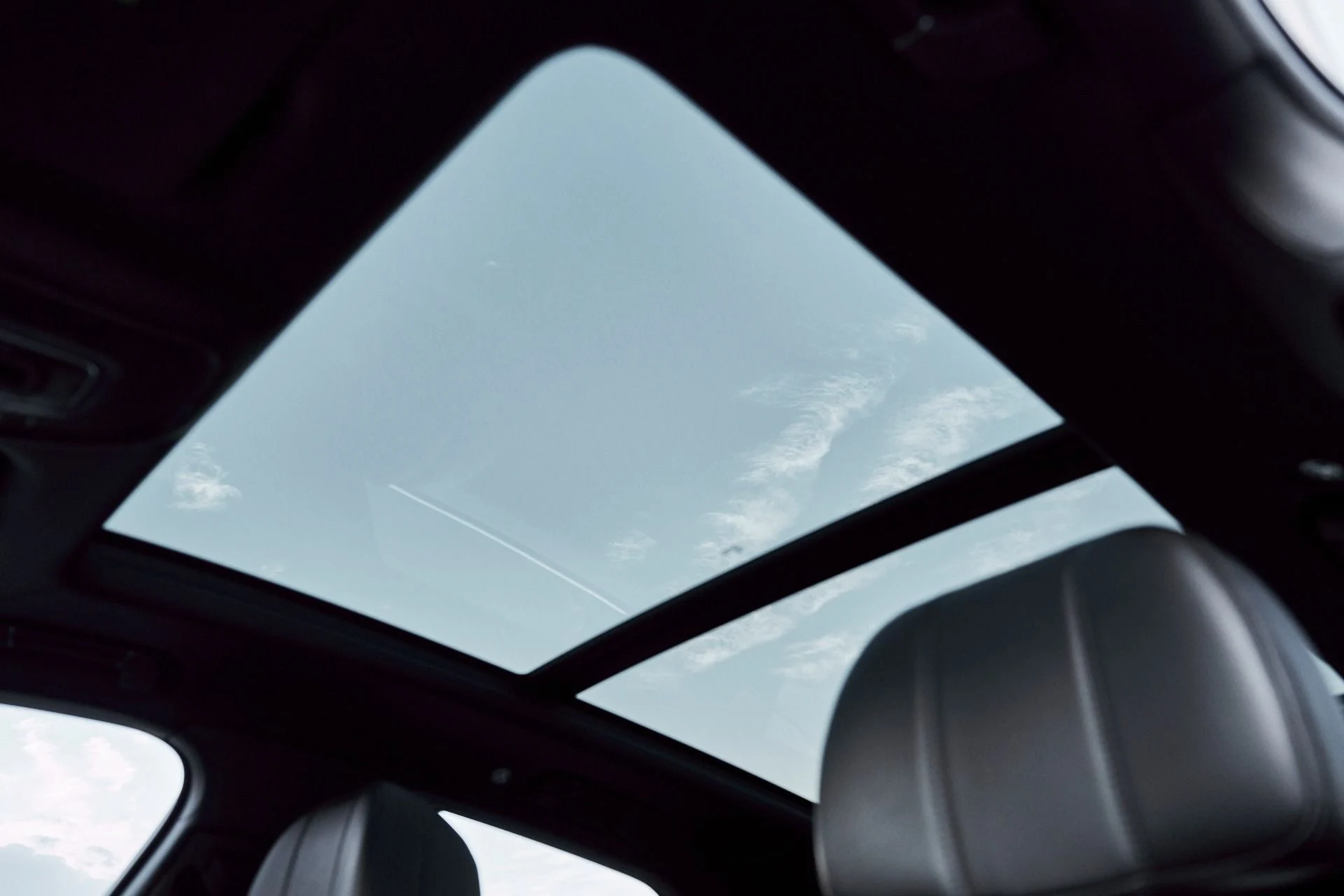 mph044_927285212_Used_2022_Bentley_Bentayga_V8_1768246161_3f874ebe5e