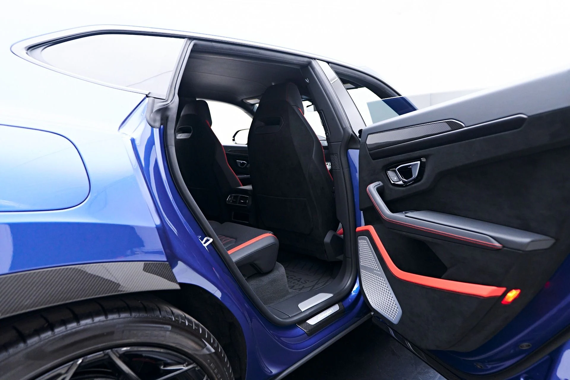 mph044_955792141_Used_2024_Lamborghini_Urus_Performante_1751408326_c23f289ed3