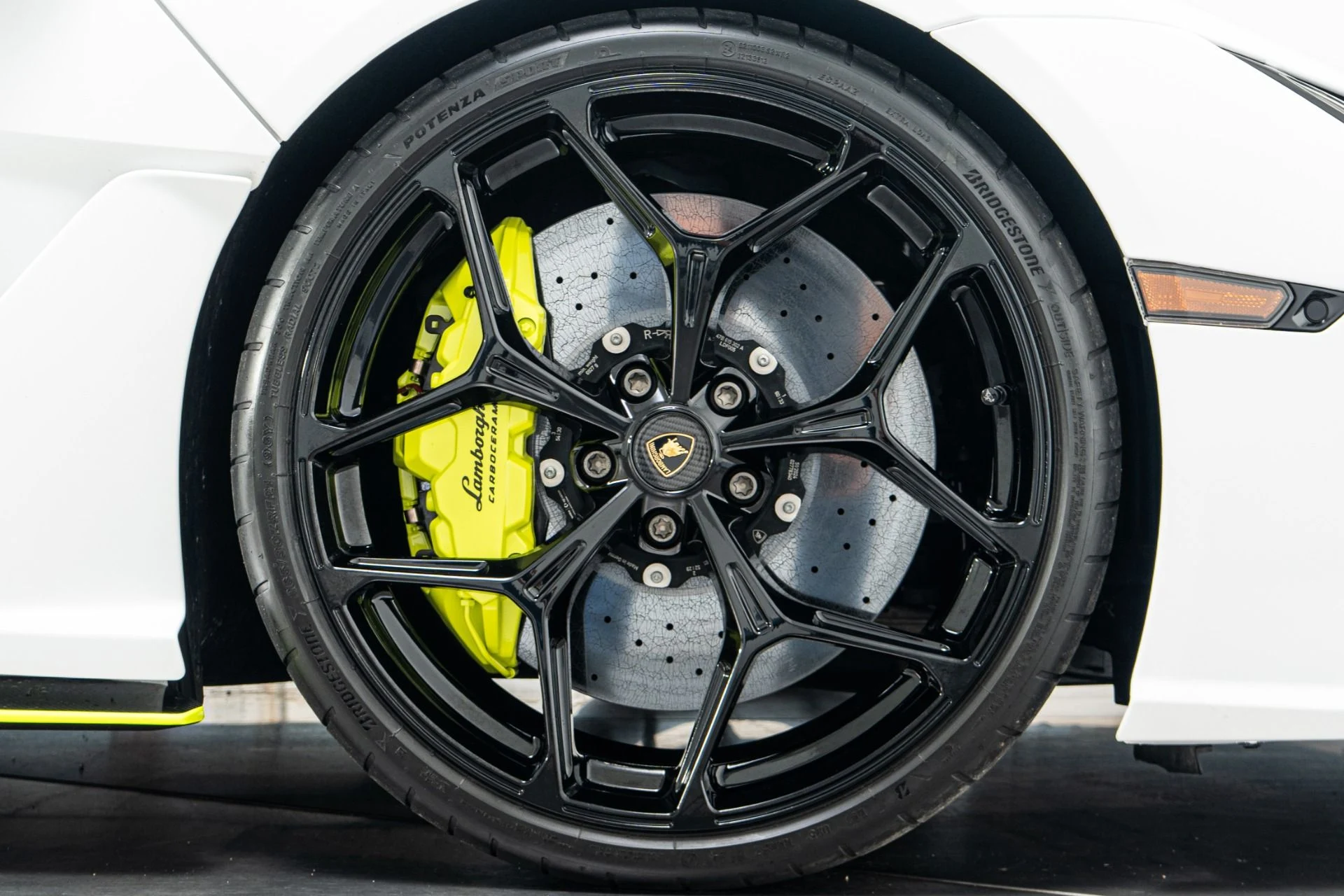 mph044_956314037_Used_2025_Lamborghini_Revuelto_1001_Horsepower_Multicolor_Matte_Wrap_High_Tech_Pack_1781554608_fc6263e08f