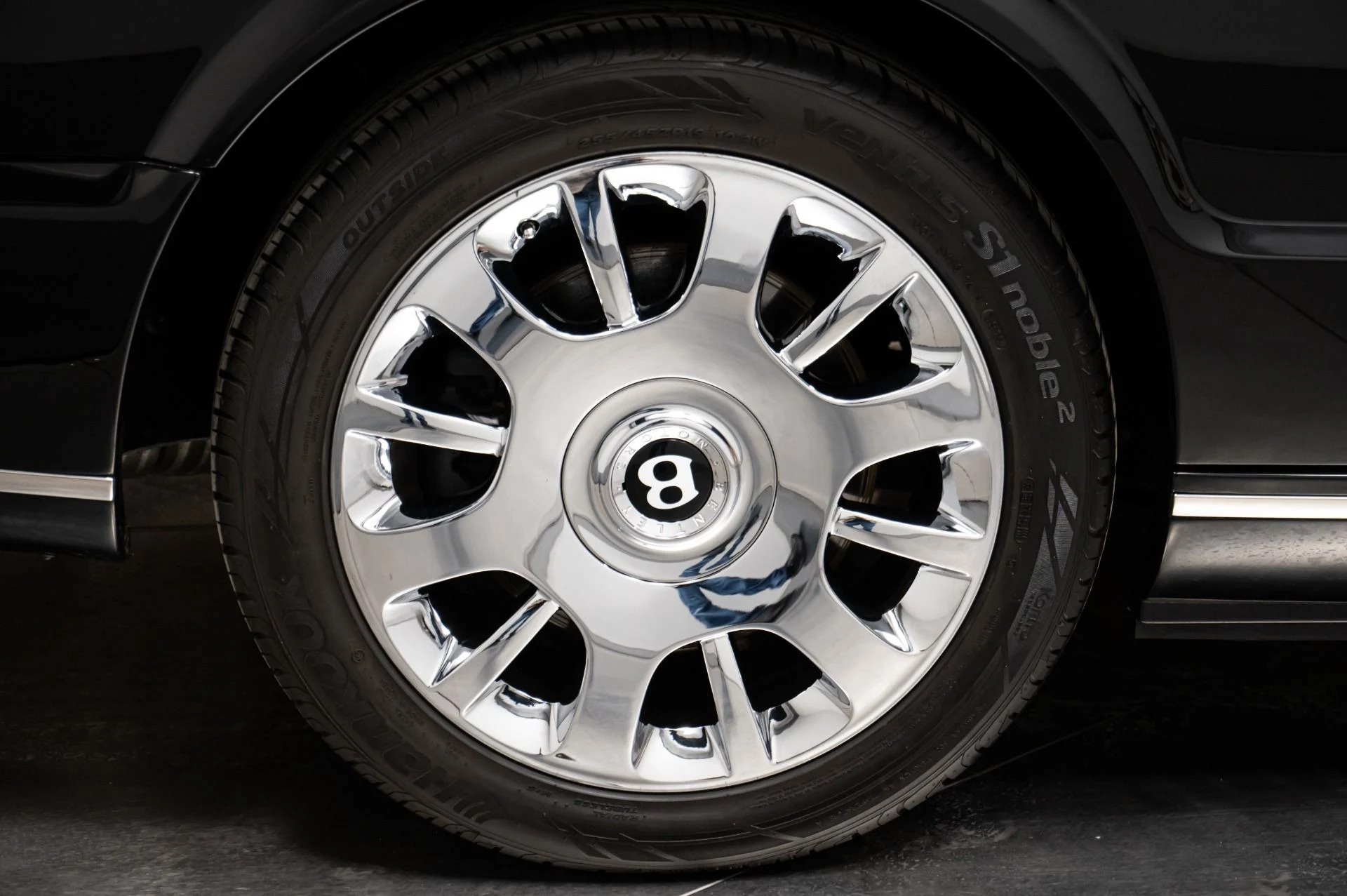 mph044_959105261_Used_2007_Bentley_Azure_1753214683_9bcff8132d