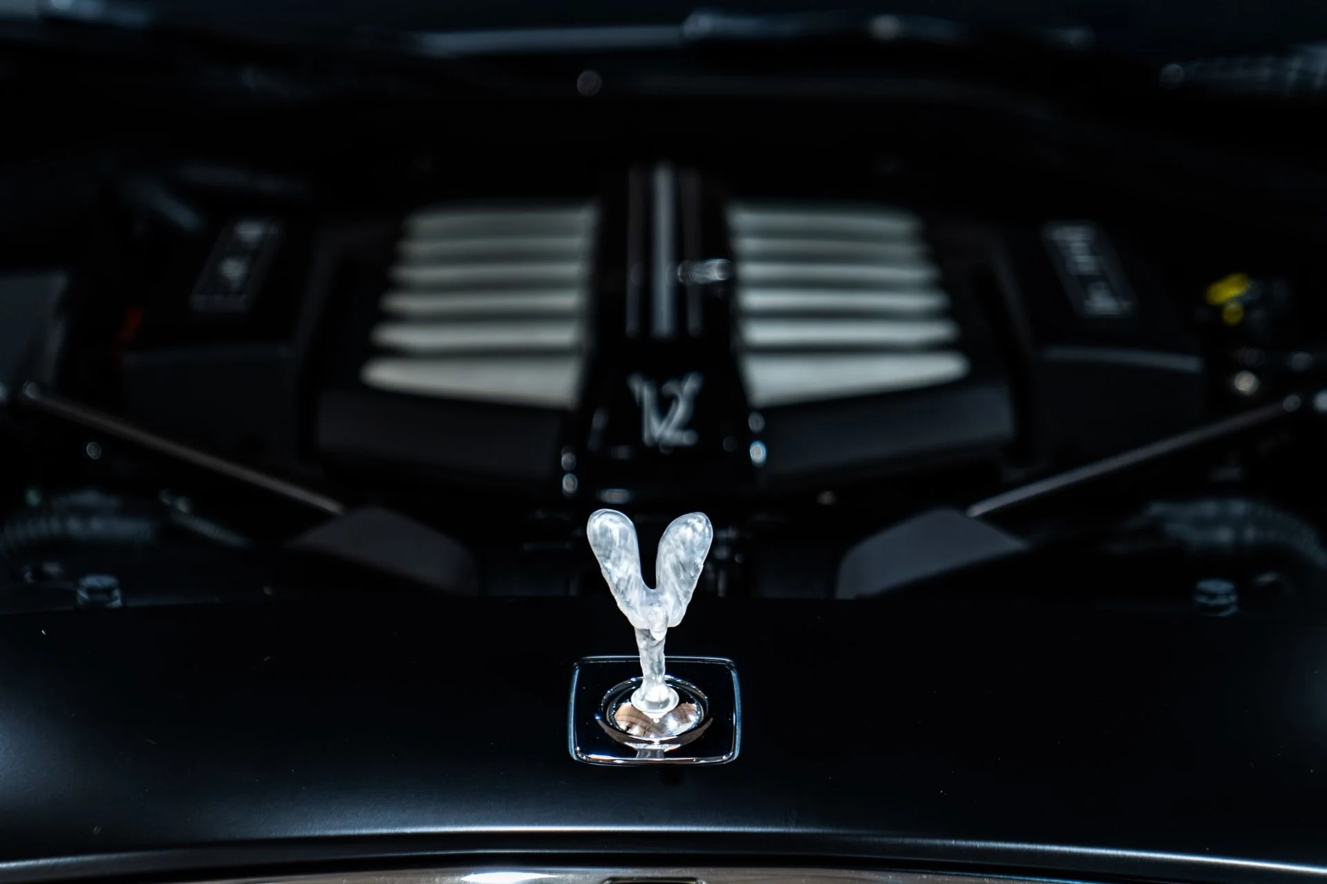 mph044_960880206_Used_2014_Rolls_Royce_Wraith_360000_MSRP_Starlight_Headliner_24_Wheels_1765745612_3485b78871