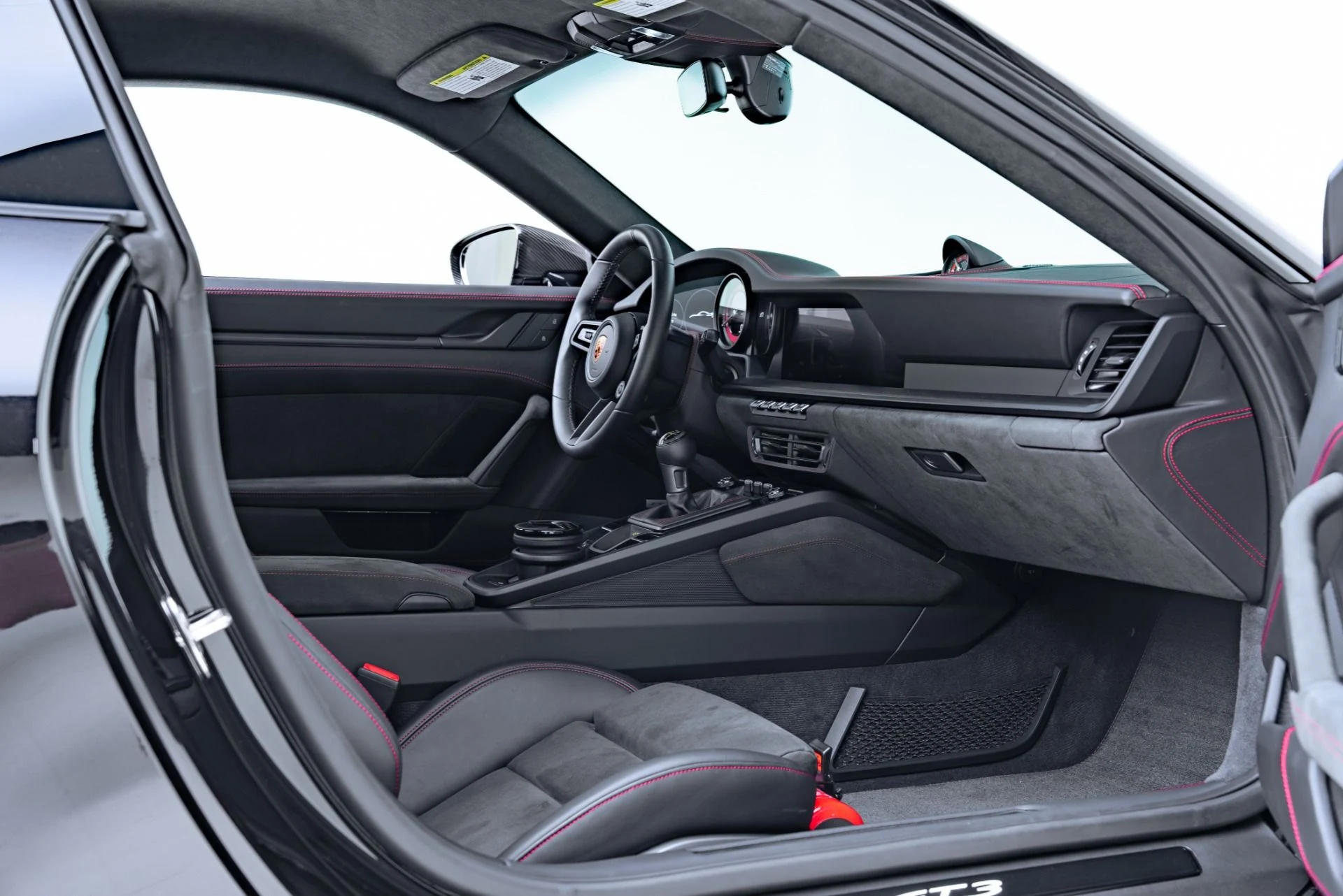 mph044_96281780_Used_2022_Porsche_911_GT_3_1773417963_8167825b5f