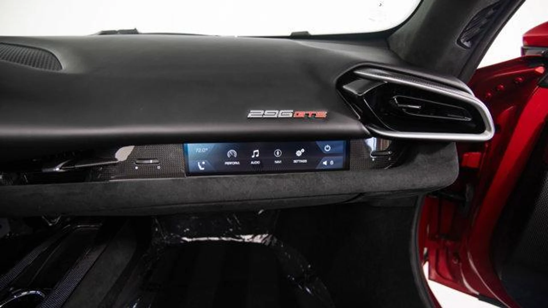 mph044_96430280_ZH_Tpae7r_Ea_I4de1_QU_Y7n_Vu_FU_0_9a67dbff77