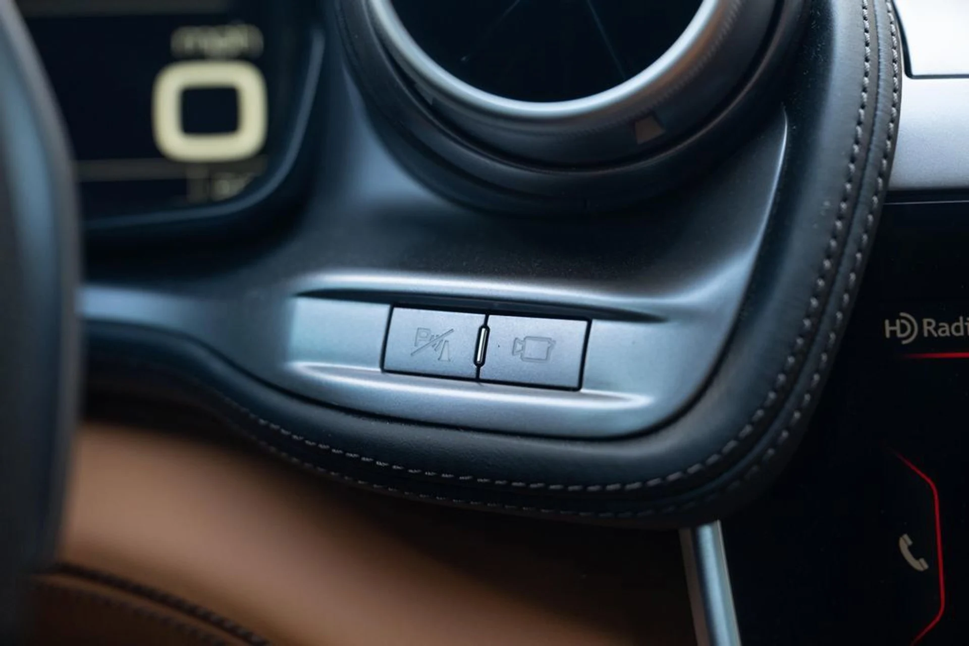 mph044_967030280_c9e9601a63a54b5ead8b1abff2c9aee8_cc237693a4