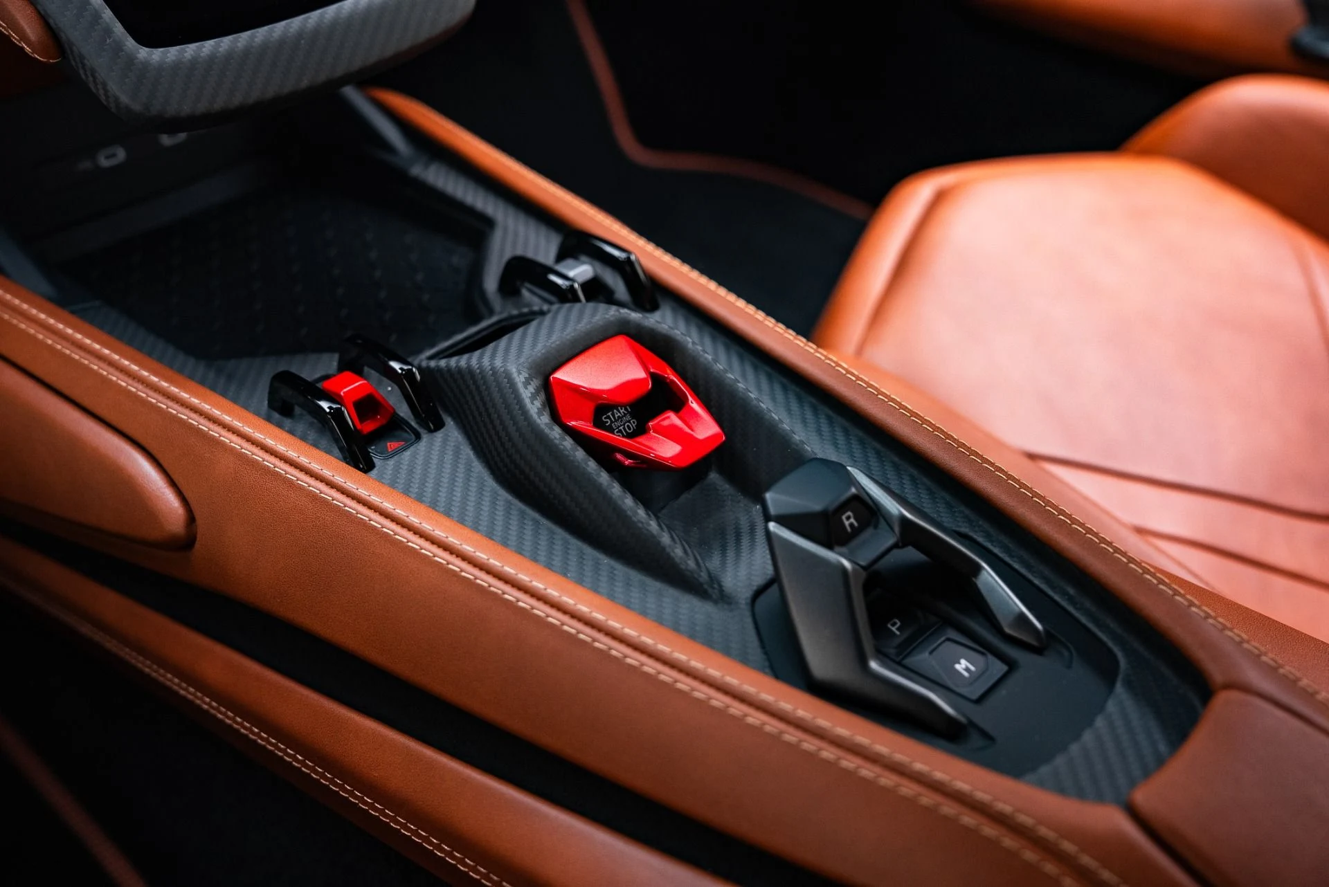 mph044_98577520_Used_2025_Lamborghini_Revuelto_1764978545_9ecc25b170