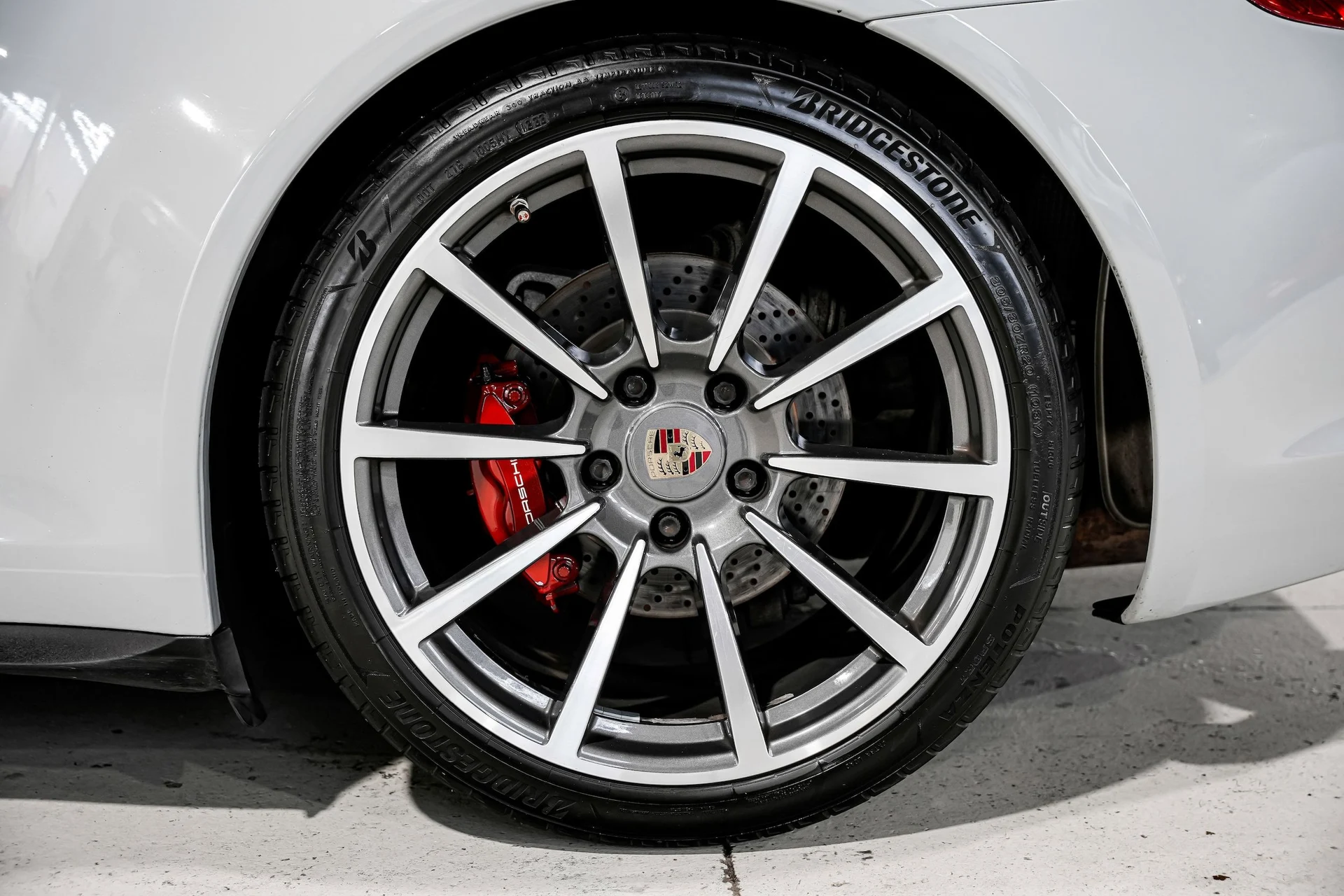 mph044_993931097_cc6430c28aadd3357b49a6d854b63bbbx_72e370da20