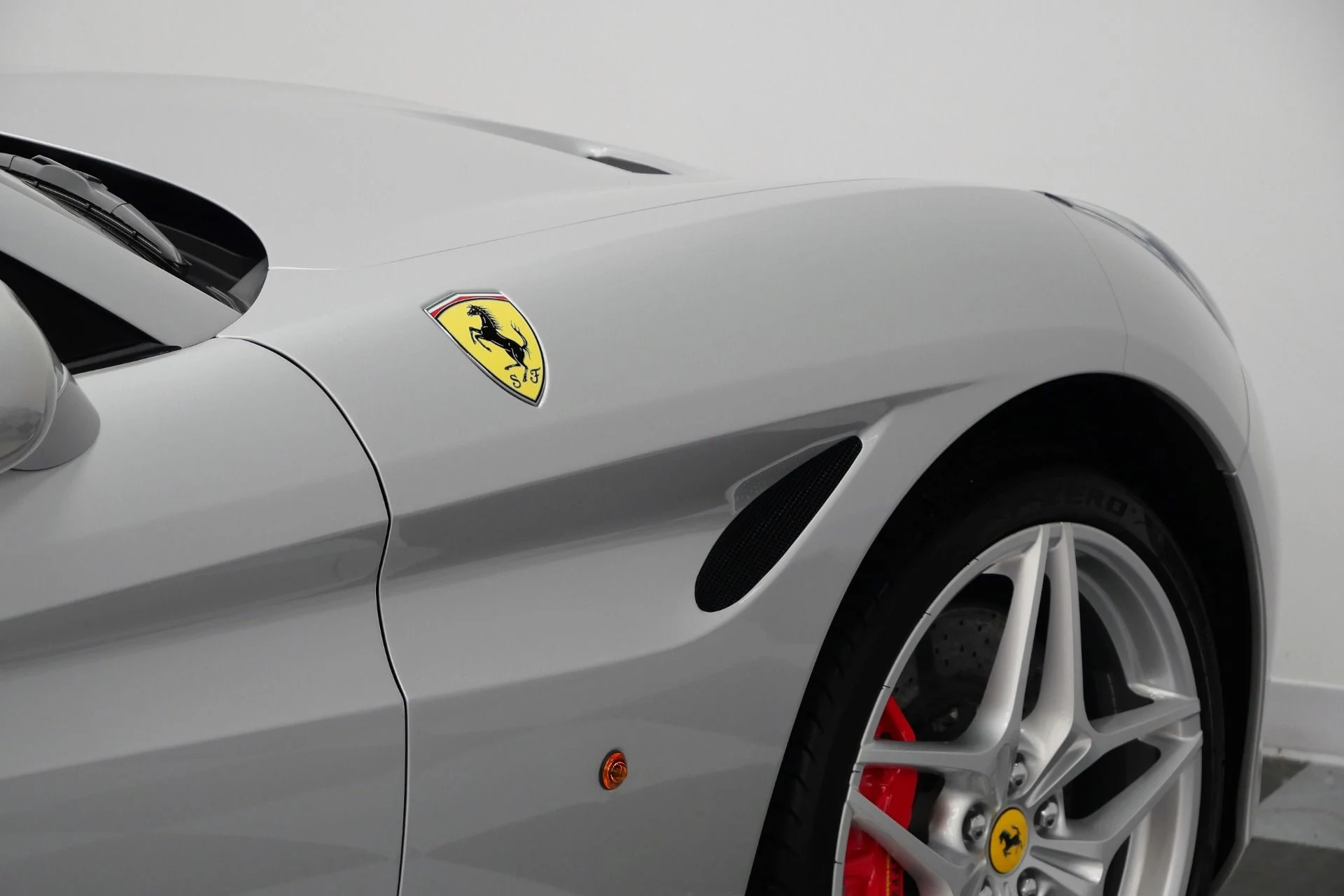 mph044_999487116_Used_2017_Ferrari_California_T_Extremely_Low_Miles_Ventilated_Seats_Beautiful_1776794649_596ed8dd1a