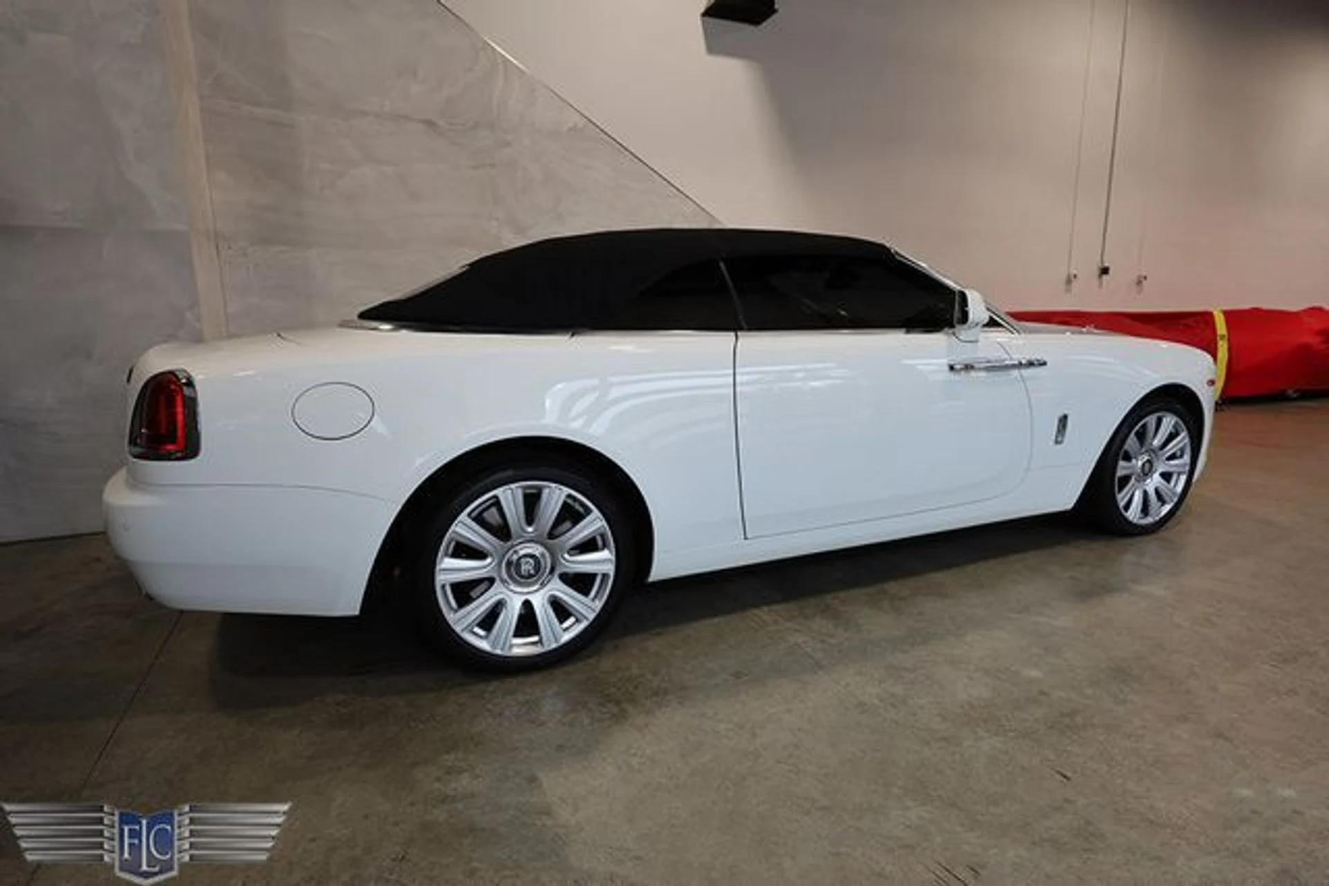 mph044_999678456_used_2017_rolls_royce_dawn_convertible_9689_23039198_49_640_f78b7e36b3