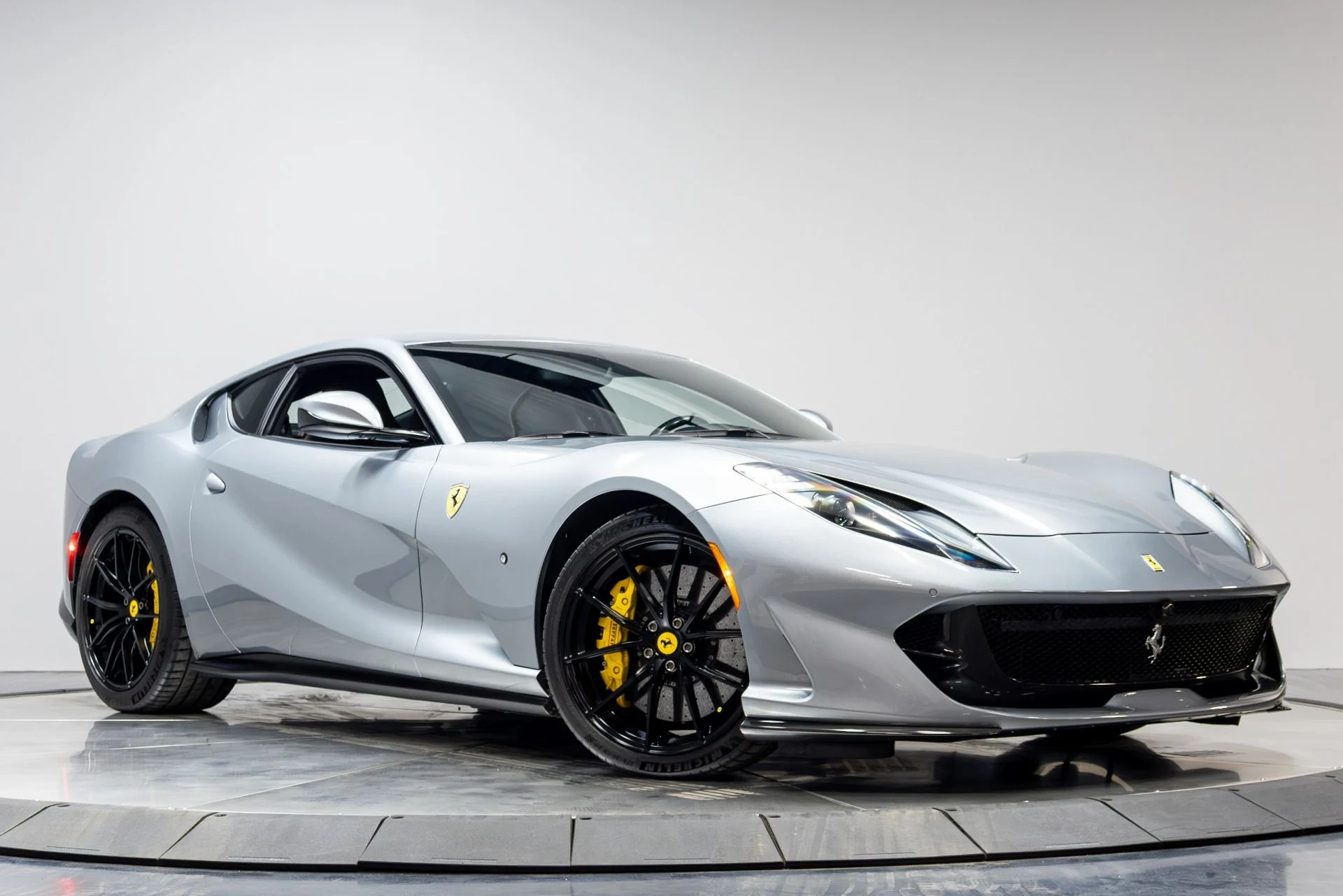 mph045_1000866998_Used_2018_Ferrari_812_Superfast_1777416678_250b80d8e2