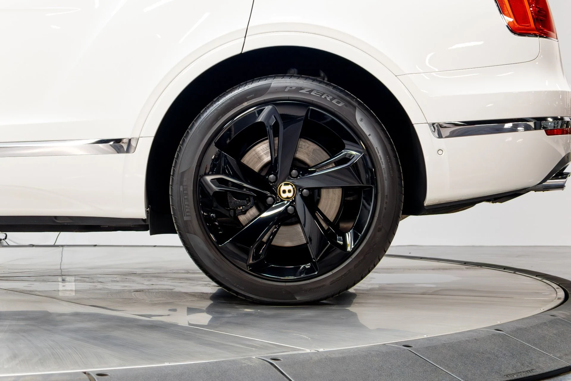 mph045_1009523584_Used_2020_Bentley_Bentayga_V8_1774292202_febcb856bf