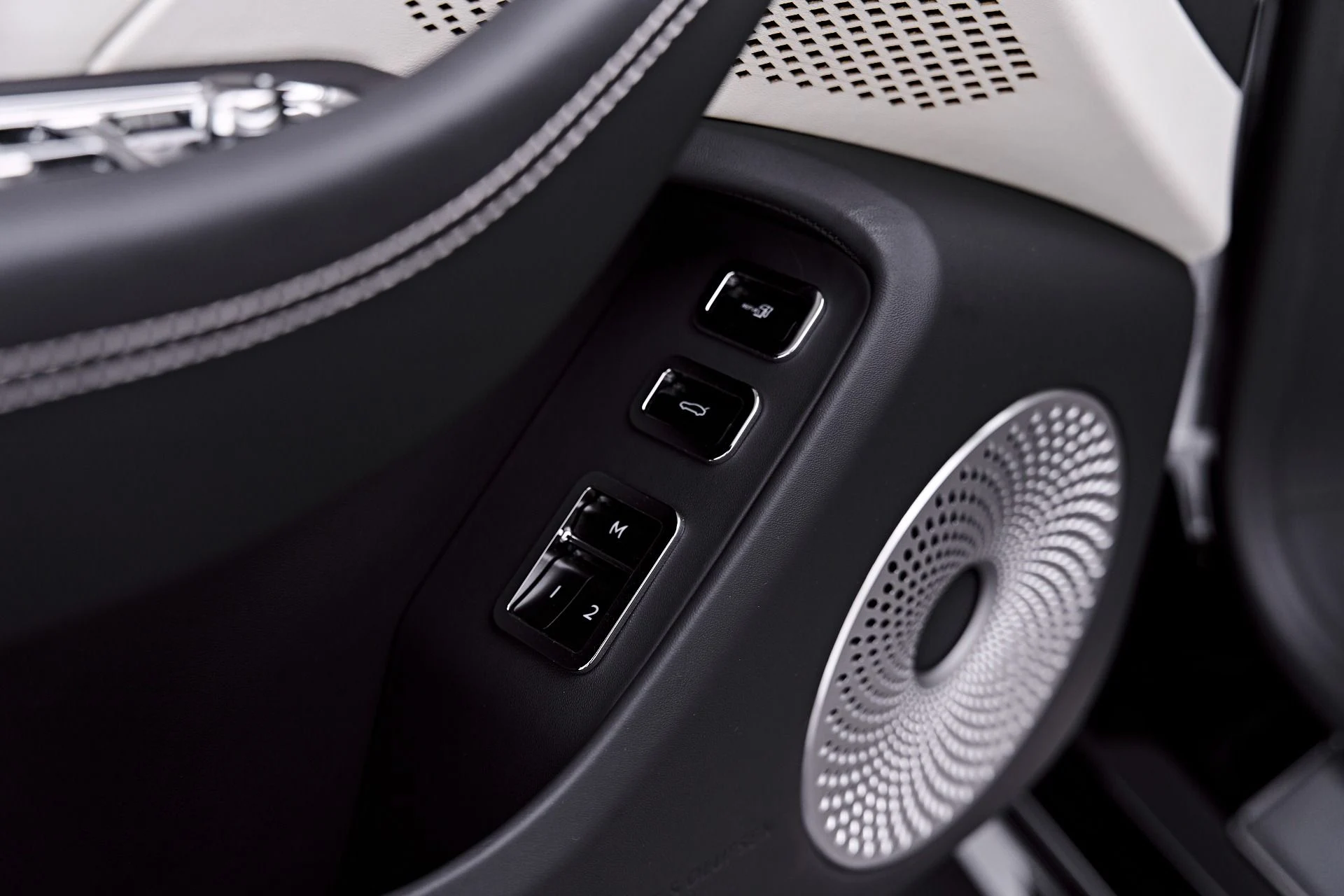 mph045_101037233_Used_2025_Bentley_Flying_Spur_Speed_1786412235_da811fd328
