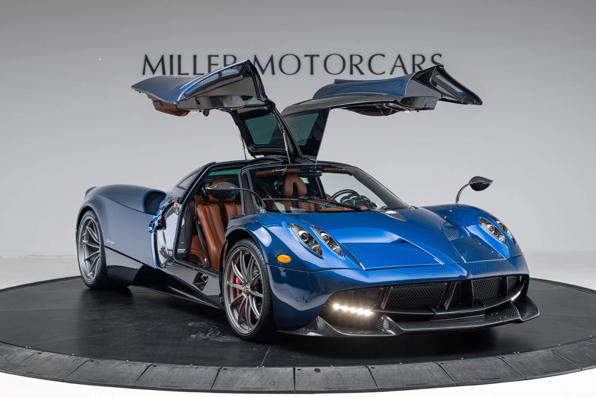 mph045_1020711556_Used_2014_Pagani_Huayra_Tempesta_50766d4b71