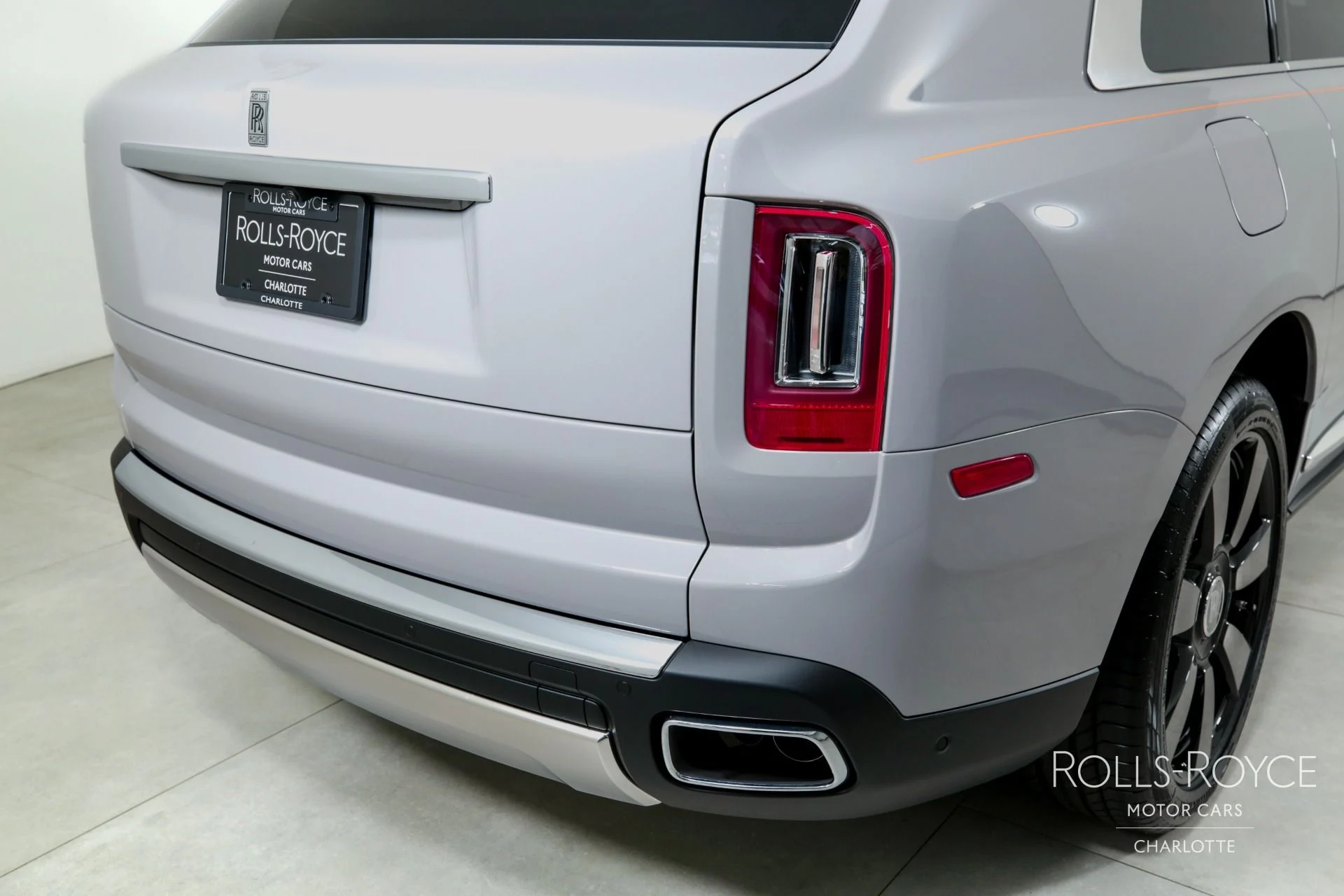 mph045_1029453648_Used_2024_Rolls_Royce_Cullinan_1750950017_76447bd743