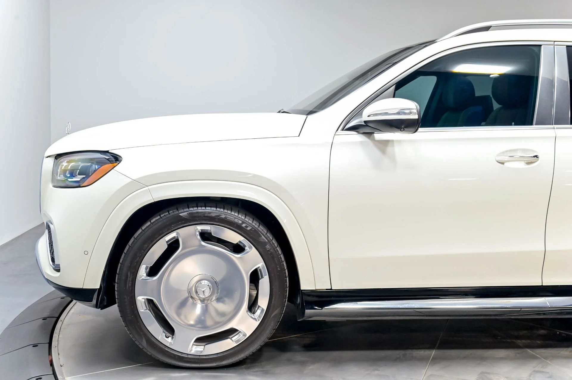 mph045_1034019022_Used_2024_Mercedes_Benz_GLS_Maybach_GLS_600_4_MATIC_1780345753_6851885410