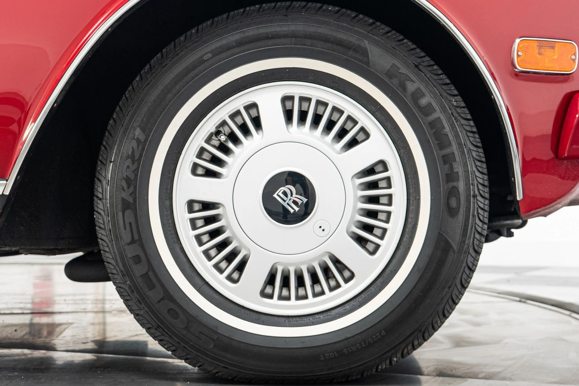 mph045_1041561440_Used_1987_Rolls_Royce_Corniche_II_1780955693_ee38d3f90b