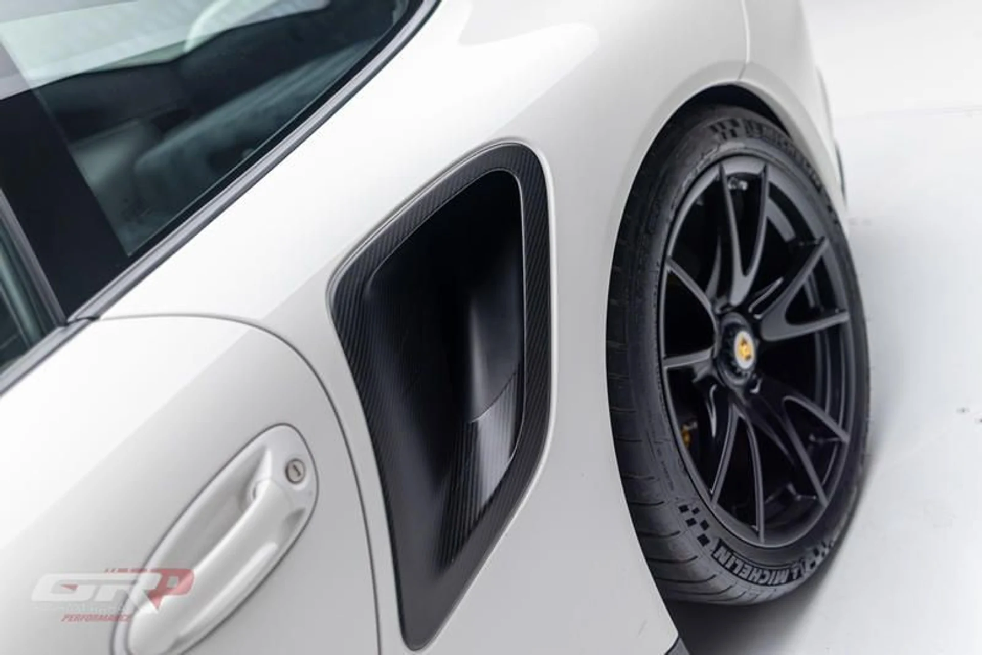 mph045_1042898653_2_C658874_DA_35_48_DF_AD_80_99_BDB_7_B0_FDAC_908e3381aa