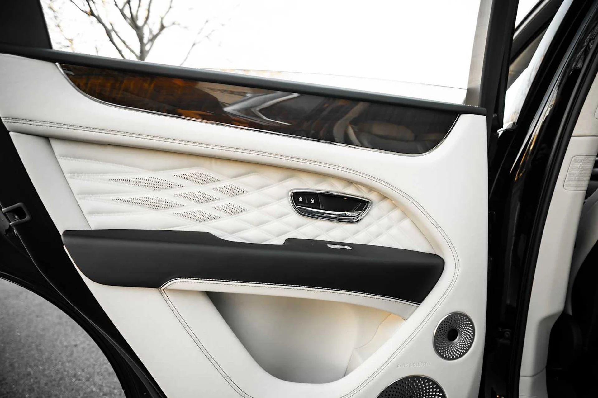 mph045_1051520046_e33fbccd72849847ff852087ad8a1cb3x_25de0120df