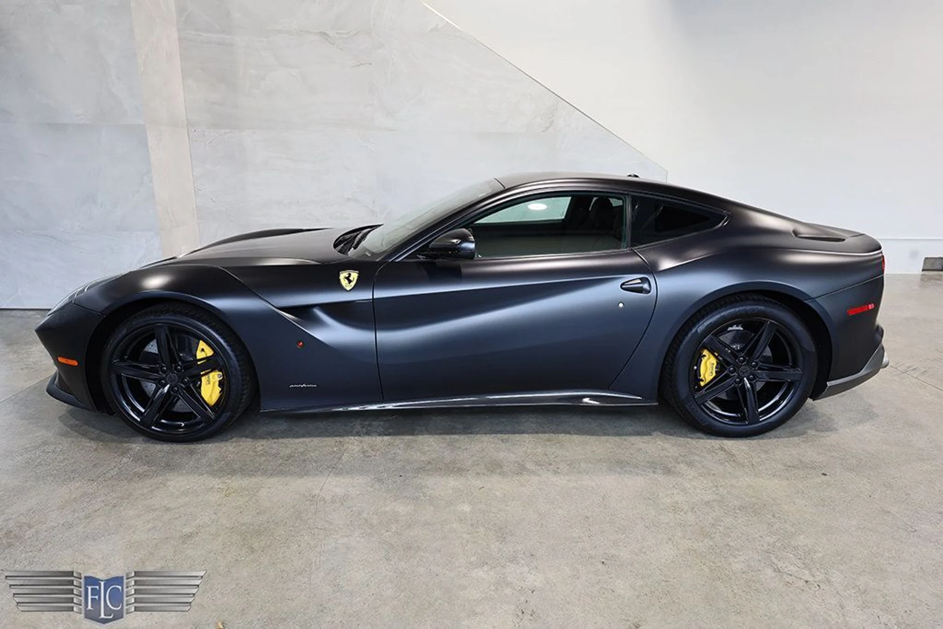 mph045_1056941651_used_2014_ferrari_f12berlinetta_2drcoupe_9689_22910558_46_1024_d38bfbce2b