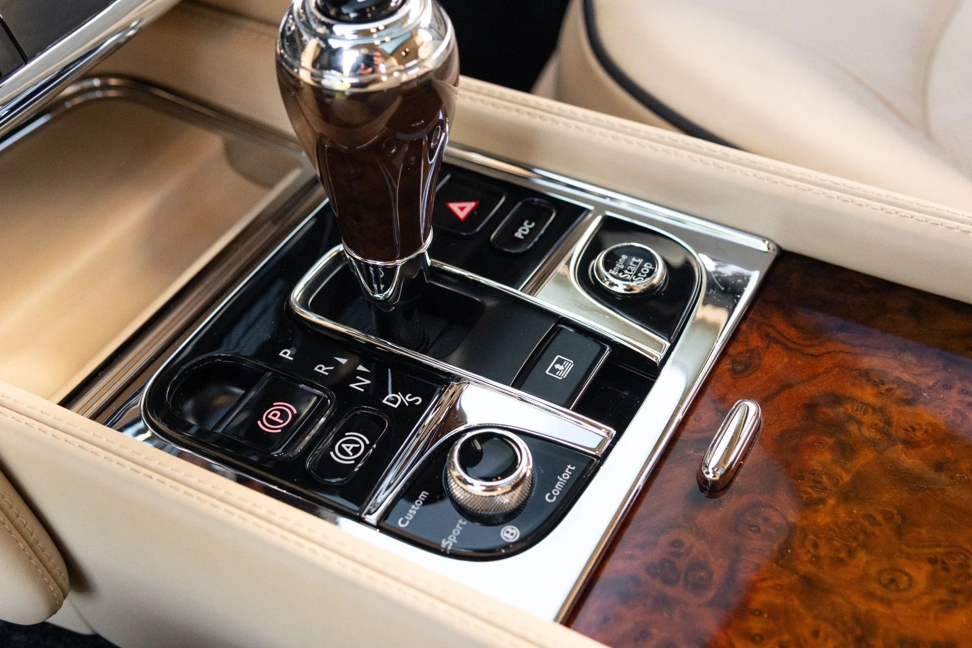 mph045_1074041663_Used_2014_Bentley_Mulsanne_1774576298_f496ab206c