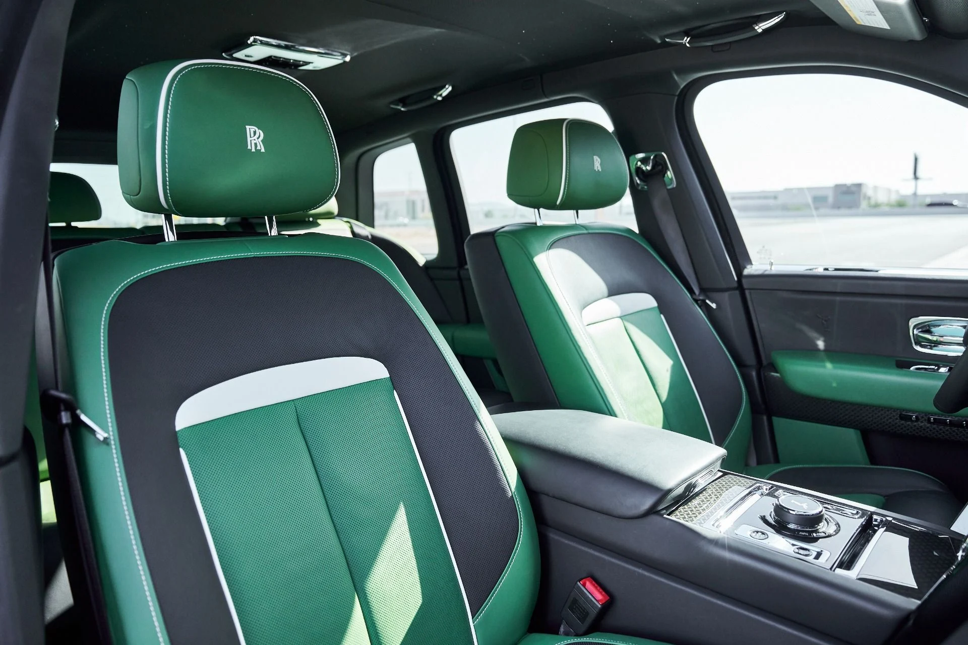 mph045_1074165515_Used_2023_Rolls_Royce_Cullinan_Black_Badge_1769736491_fa0b11cd6c