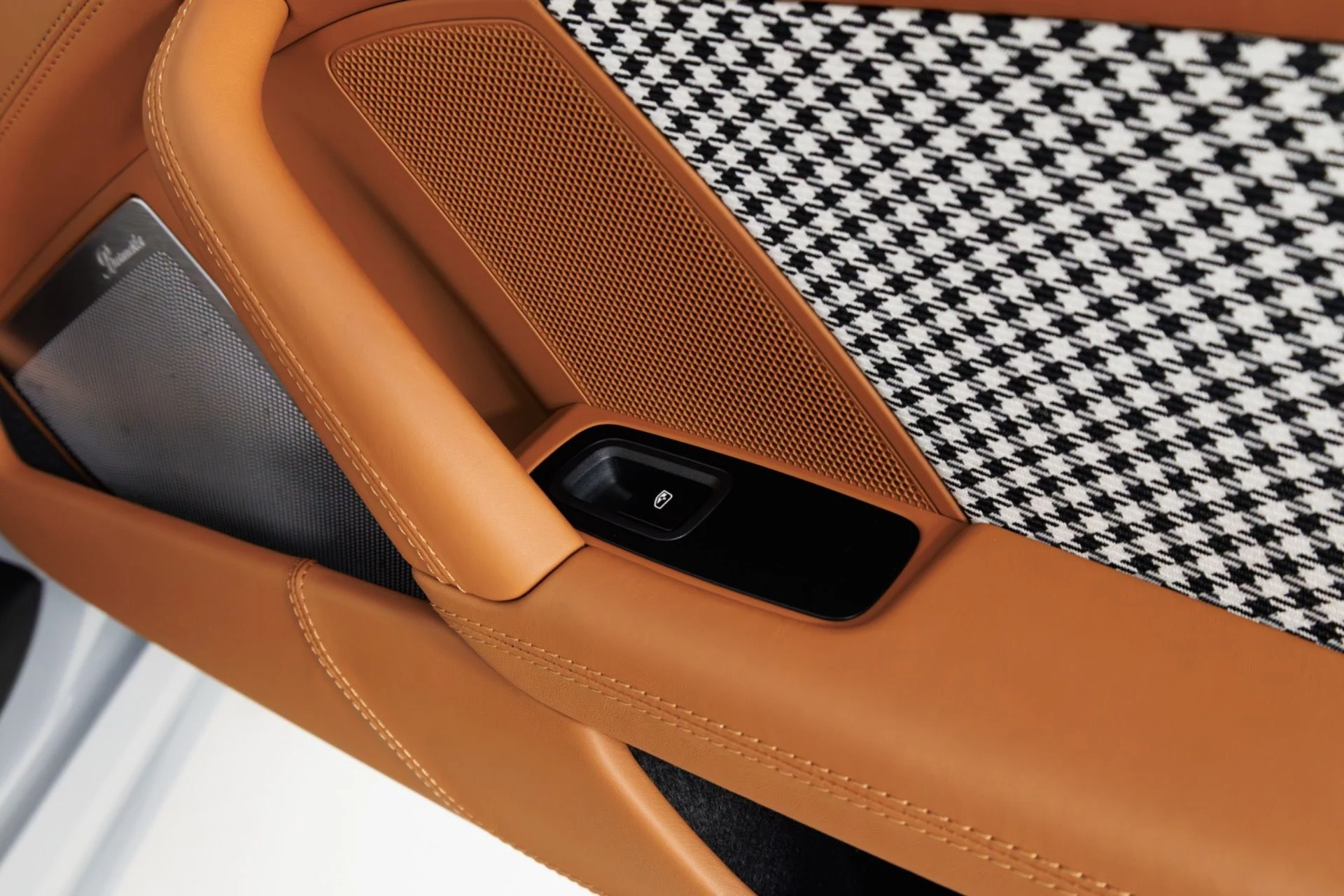 mph045_110555600_Used_2023_Porsche_911_Sport_Classic_1775497649_eb46495d1b