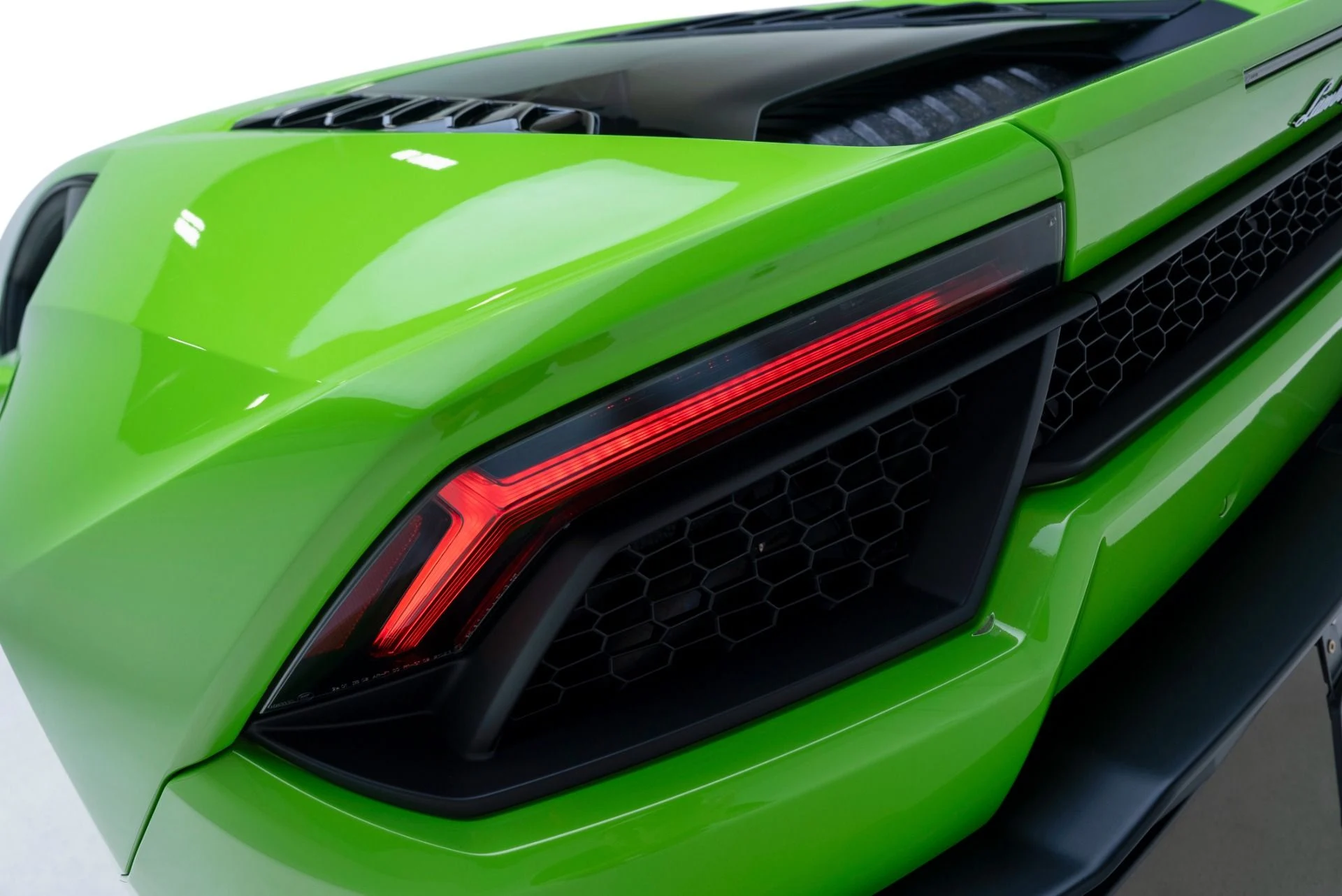 mph045_1126466829_Used_2019_Lamborghini_Huracan_LP_580_2_1780329686_7b531edb74
