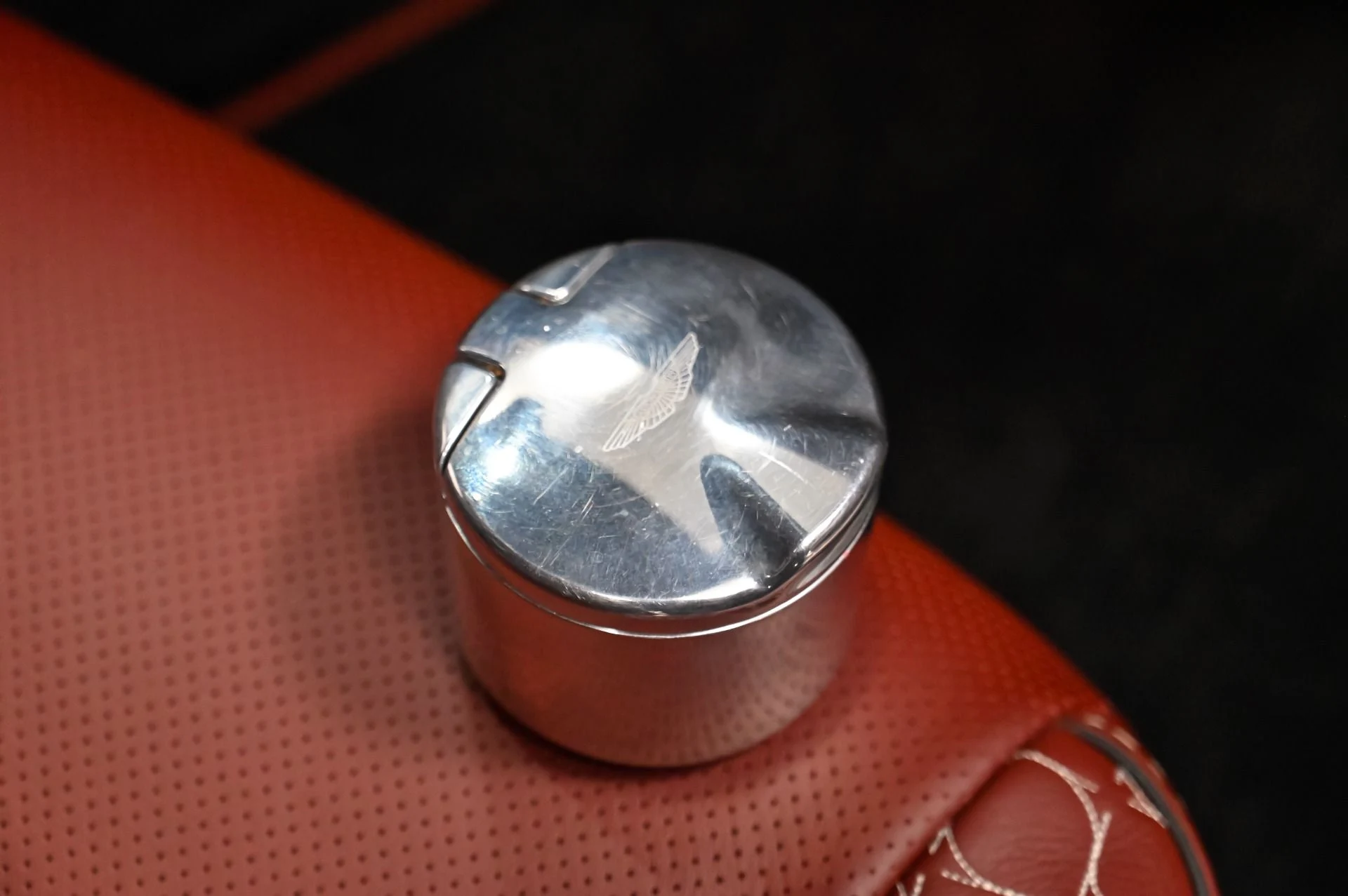 mph045_1133441939_Used_2014_Aston_Martin_Vanquish_V12_1793299602_370e03a57e