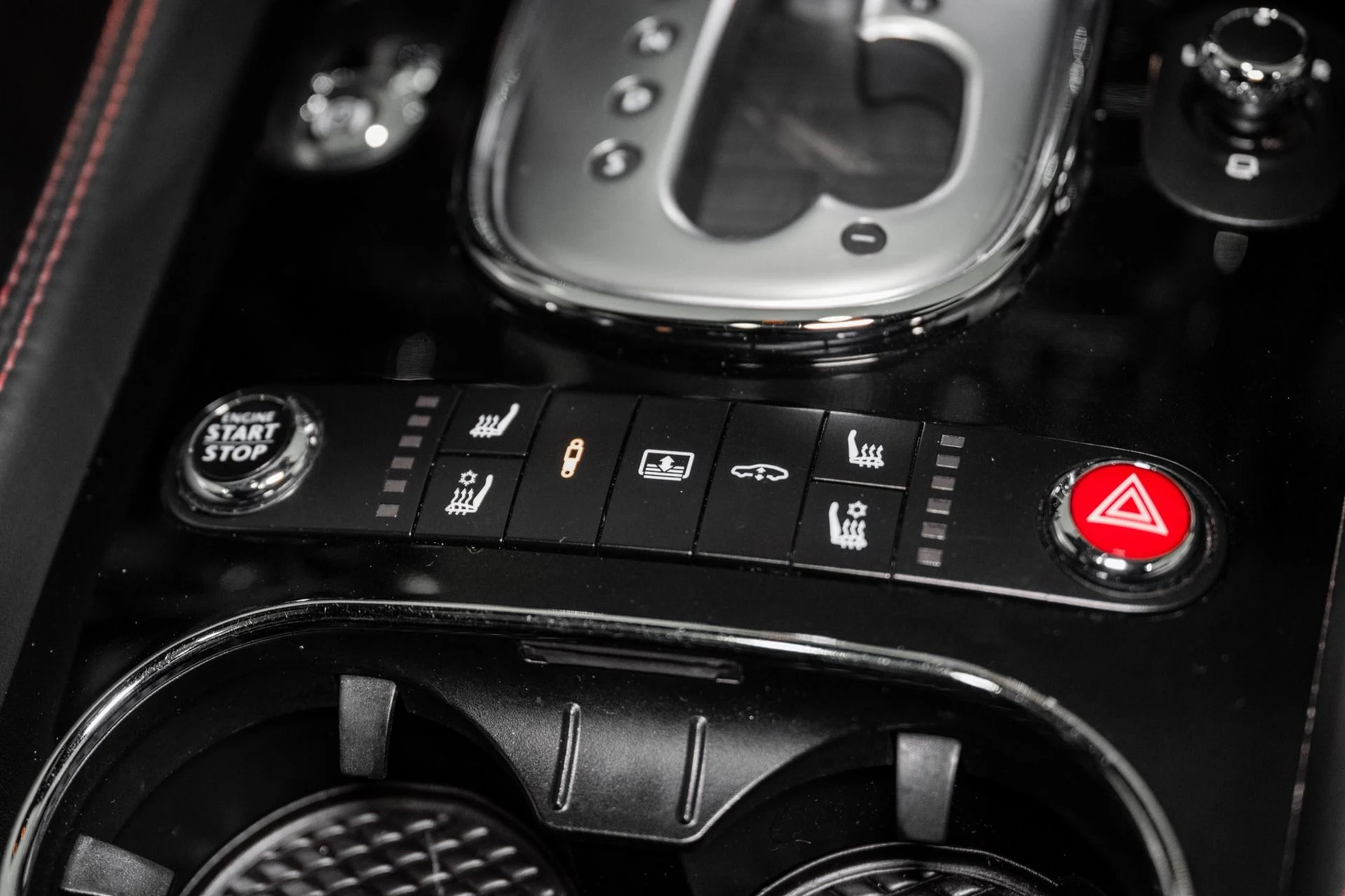 mph045_1142737157_Used_2014_Bentley_Flying_Spur_1764428362_df46ef2a35