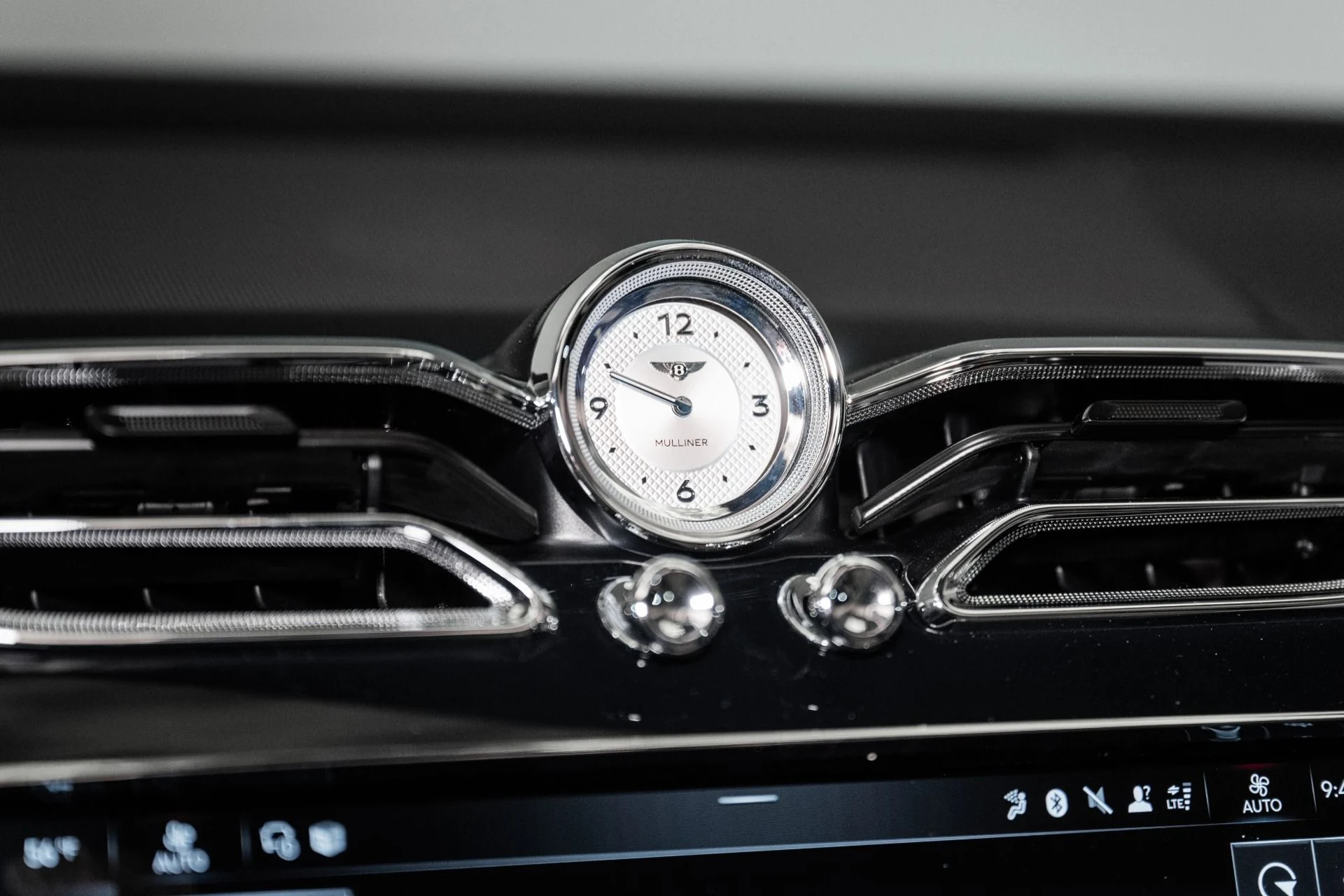 mph045_1177601920_Used_2025_Bentley_Bentayga_EWB_Mulliner_V8_1748092723_5693a6df2f