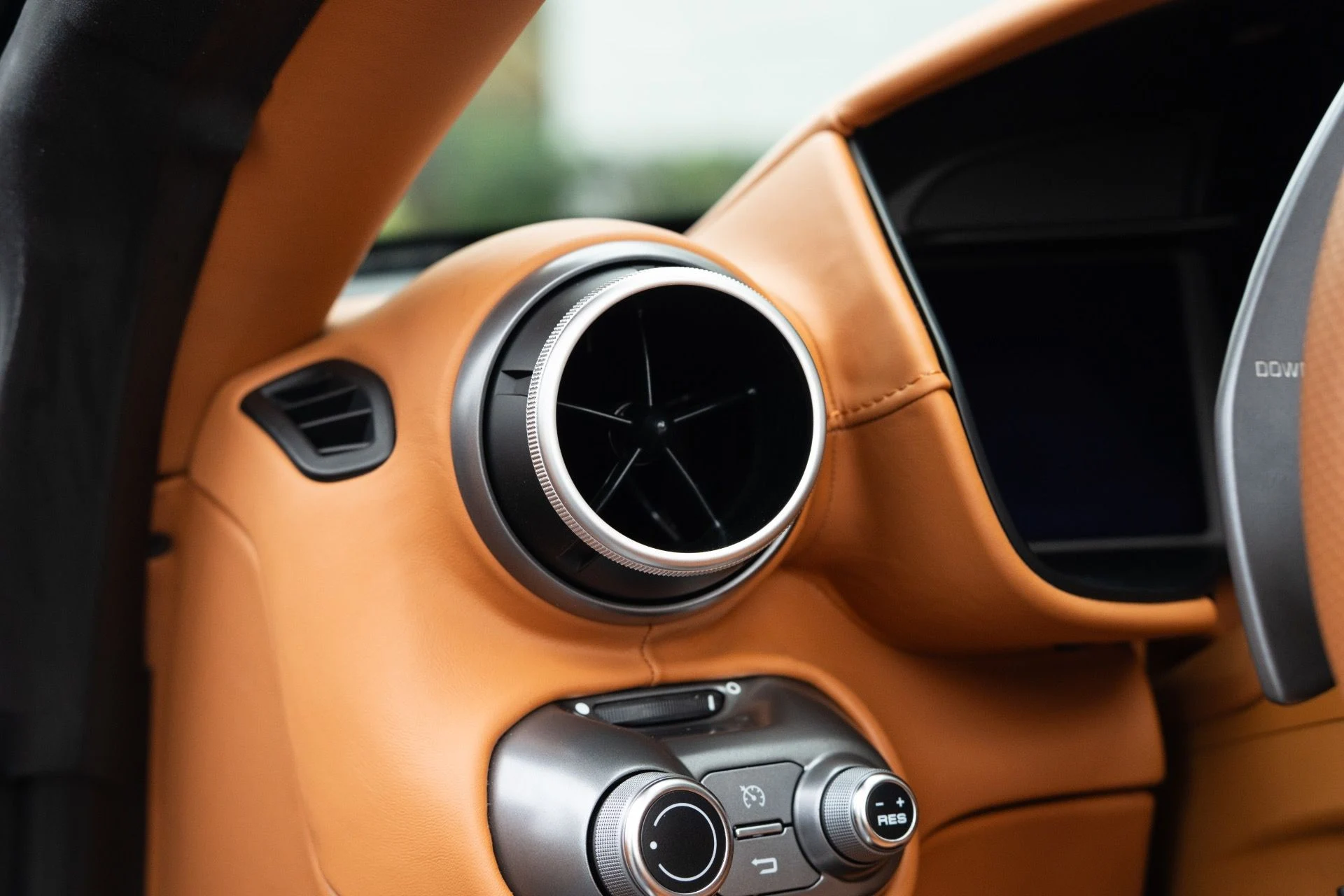 mph045_1202734745_Used_2022_Ferrari_Portofino_M_1770268435_3eae2292ab