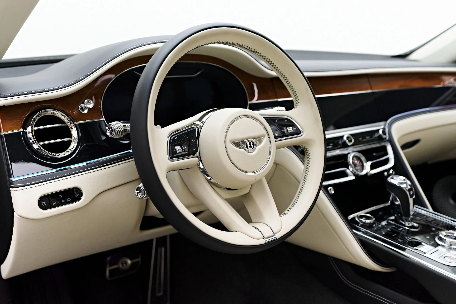 mph045_1207607322_Used_2021_Bentley_Flying_Spur_V8_1755391879_f57c5da1d1