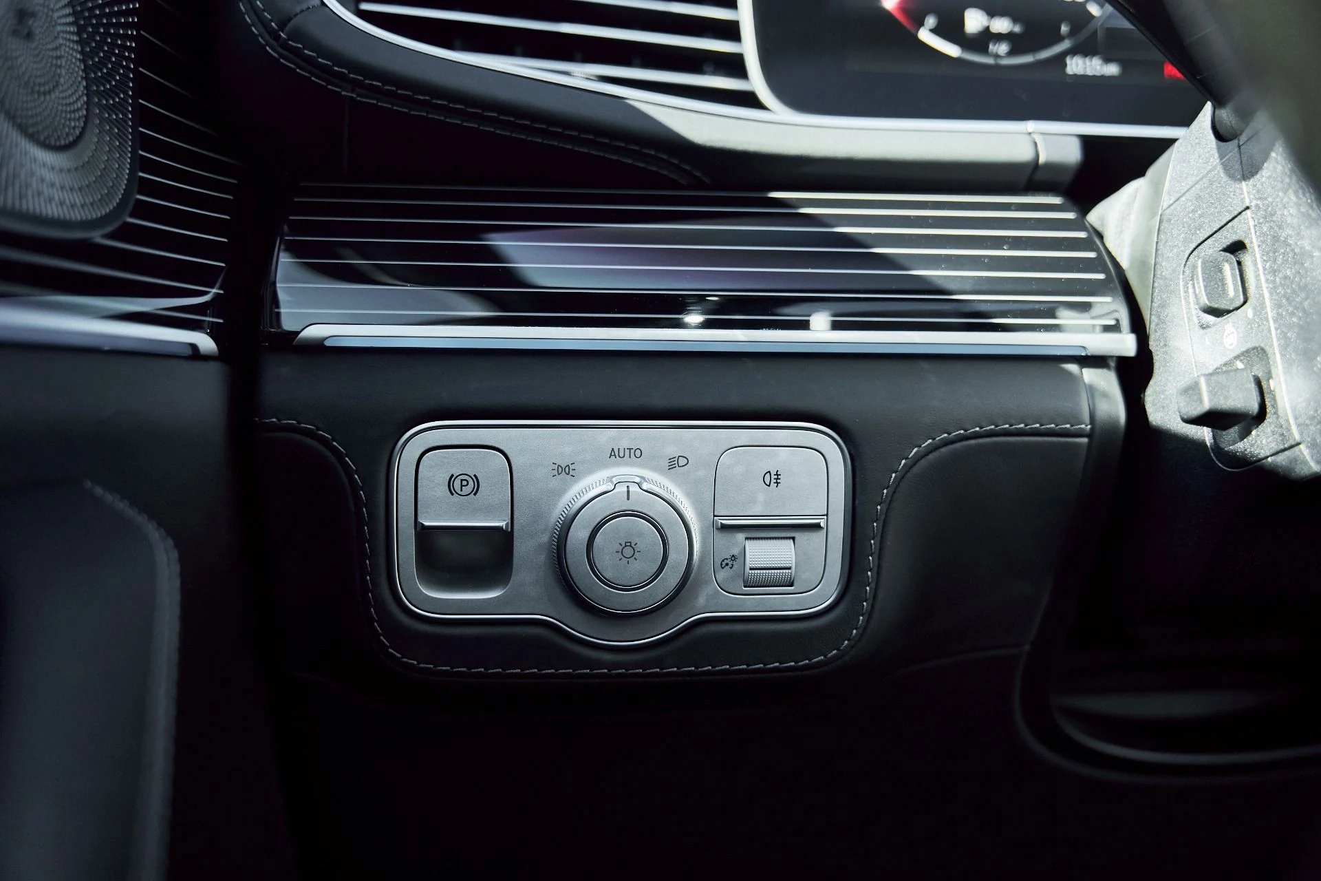 mph045_1211595424_Used_2024_Mercedes_Benz_GLS_Maybach_GLS_600_1766882850_eeff1e518c