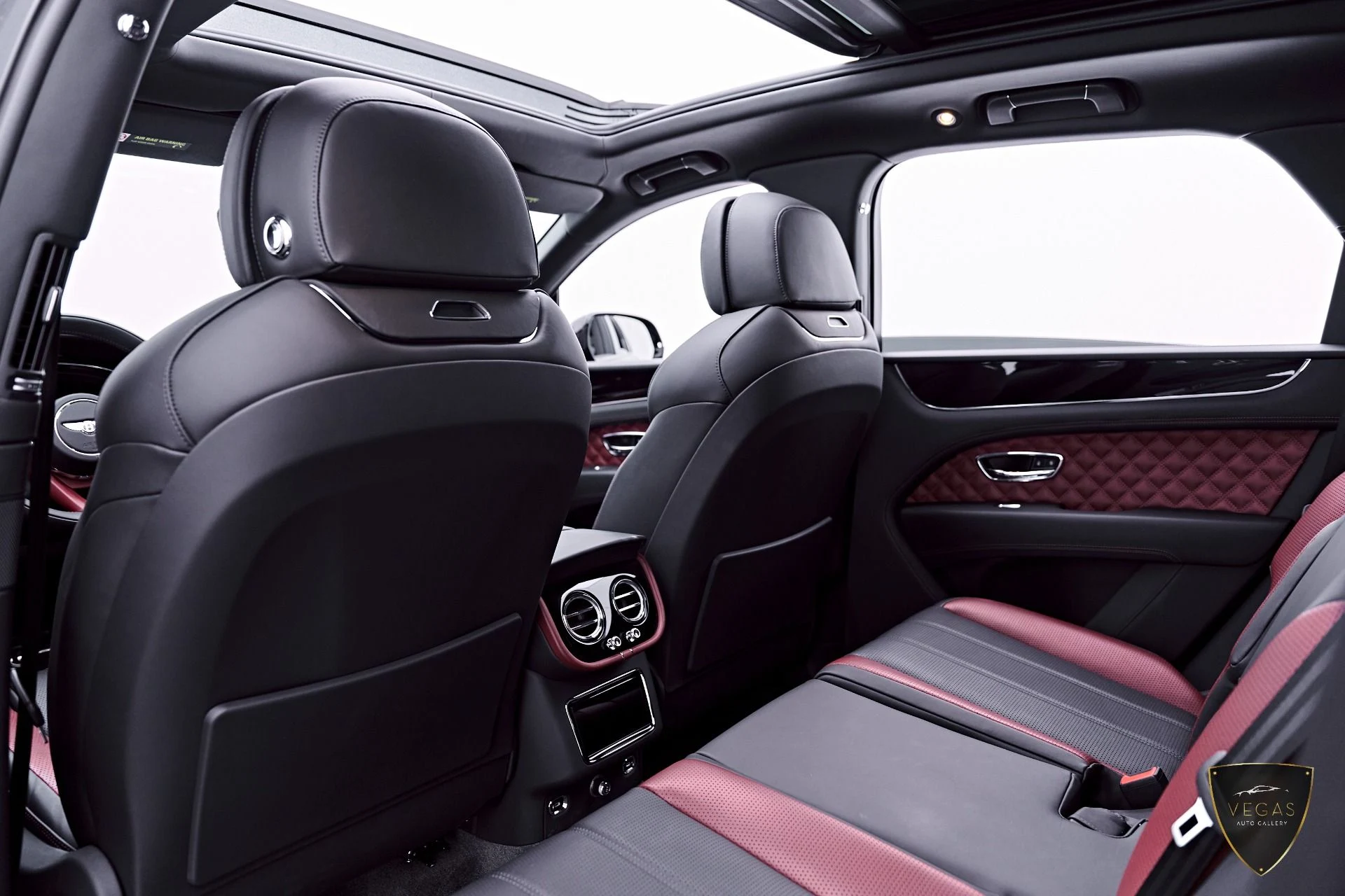 mph045_1213130976_Used_2024_Bentley_Bentayga_S_1783554521_07ea134f3a