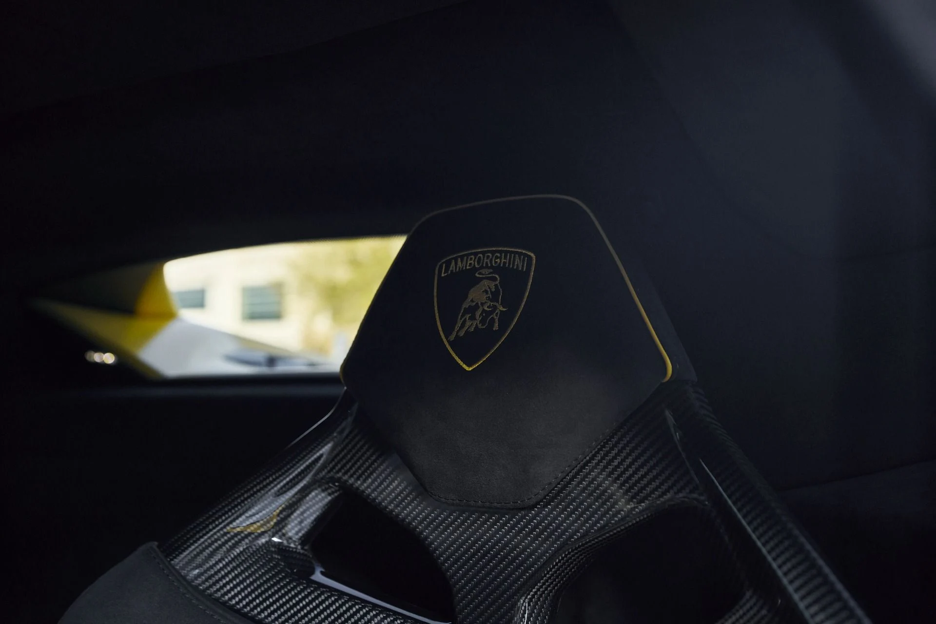 mph045_1233531130_Used_2023_Lamborghini_Huracan_Tecnica_Base_1765333545_d1920b2f0c