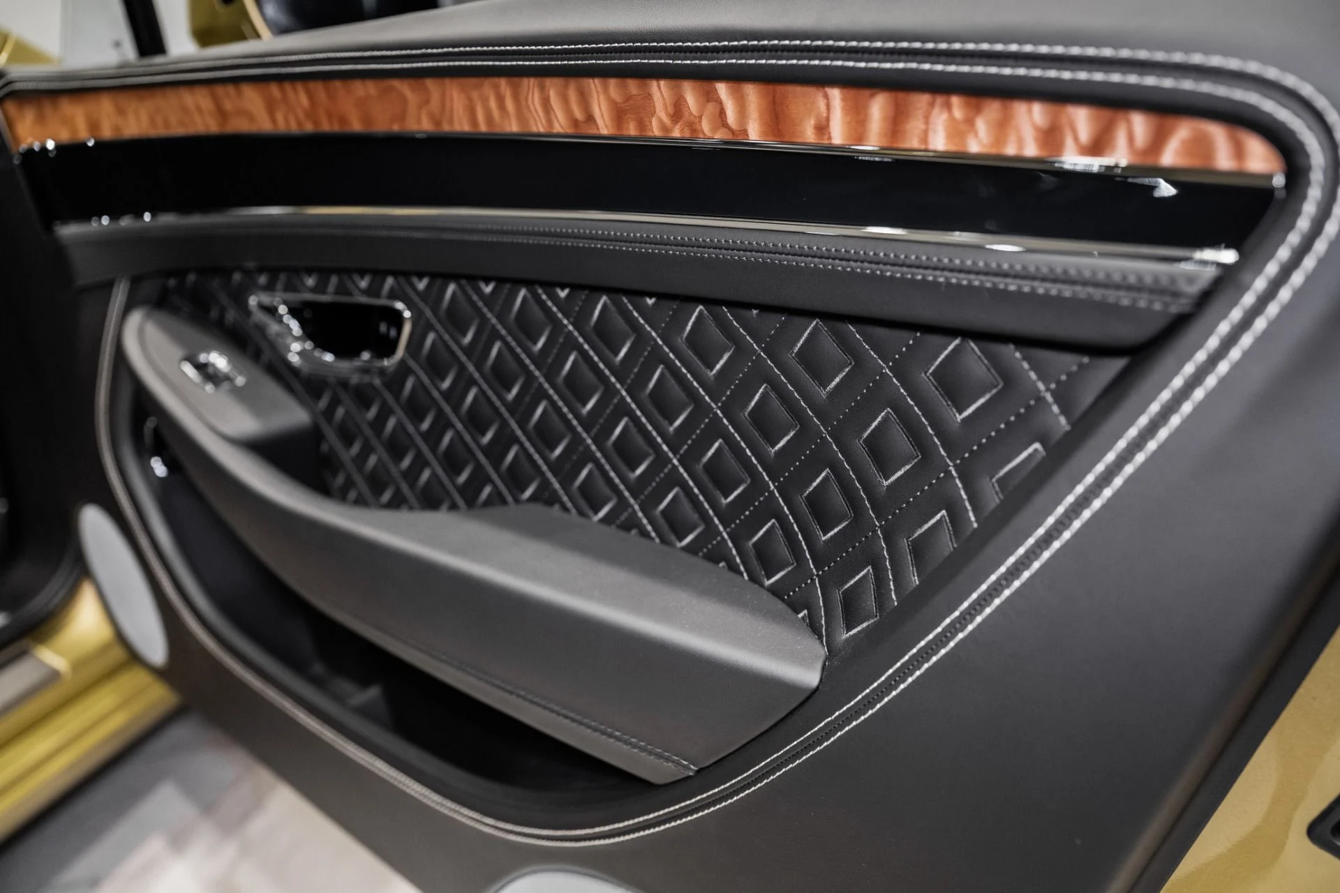 mph045_1256718820_Used_2022_Bentley_Continental_GTC_1776402771_f6097e94b3