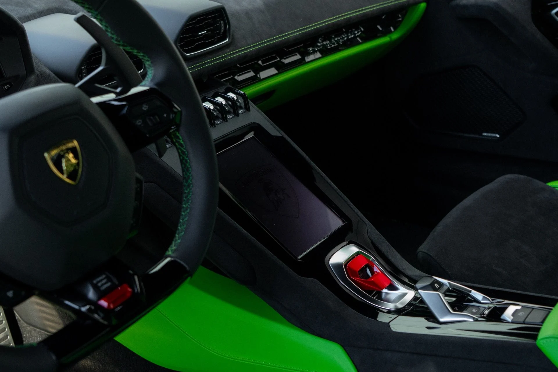 mph045_1262544899_Used_2023_Lamborghini_Huracan_Tecnica_1761058582_83830e1c07