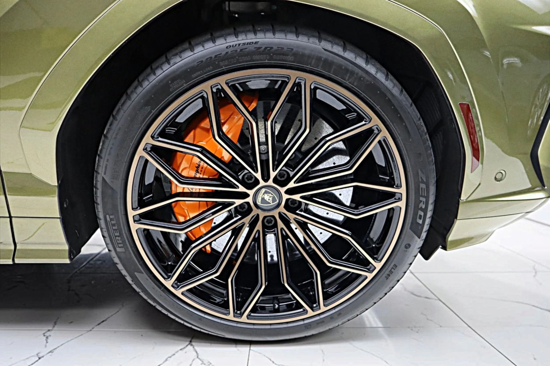 mph045_1265365190_Used_2026_Lamborghini_Urus_SE_70f2094923