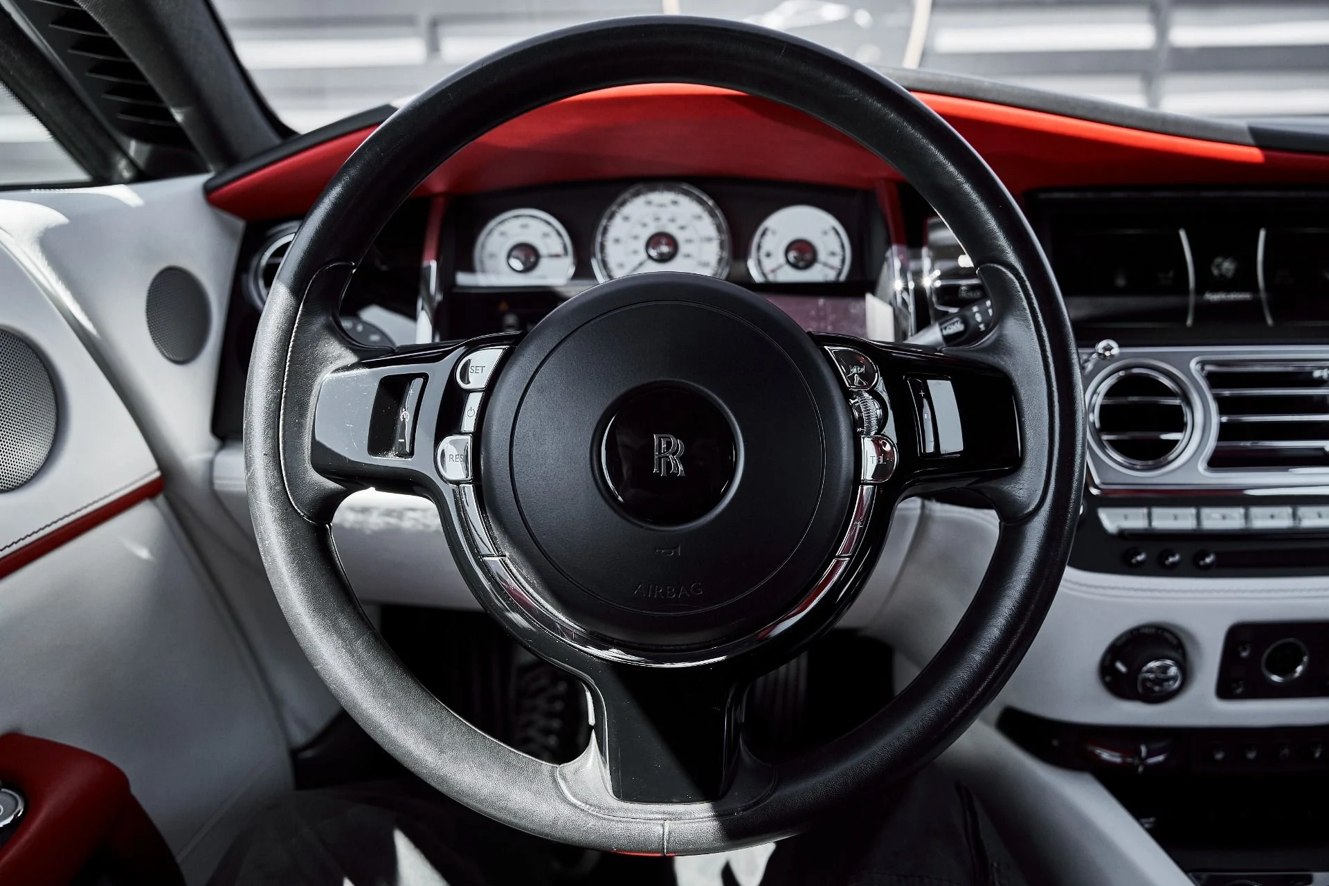 mph045_1276850385_Used_2020_Rolls_Royce_Wraith_Base_1775285232_815927951c