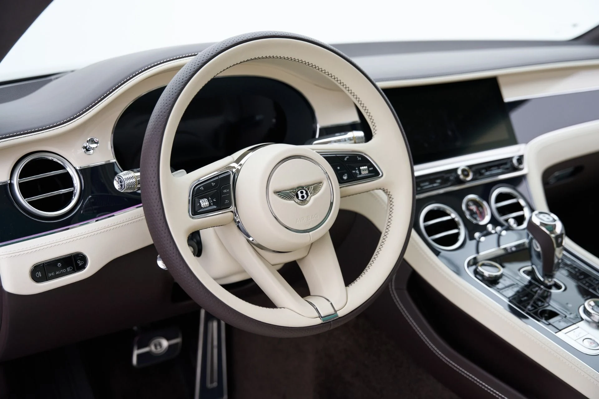 mph045_1281872328_Used_2026_Bentley_Continental_GT_V8_1792608724_f04c74bee7