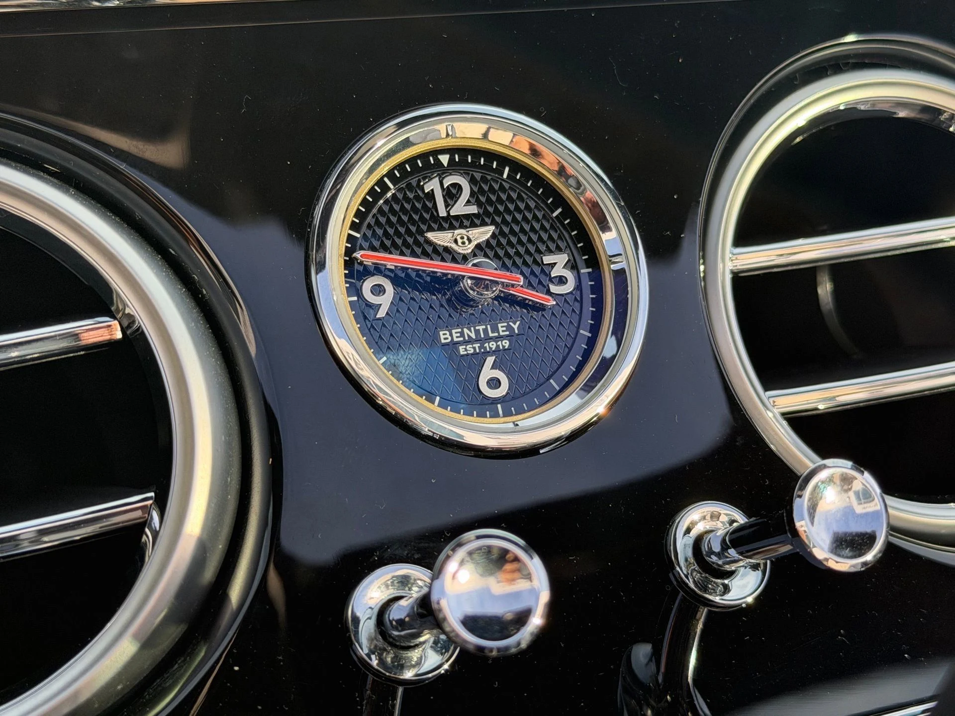 mph045_1286558432_10ef98153aaf4c6a85e76ed40b90a263_ae70540d6a