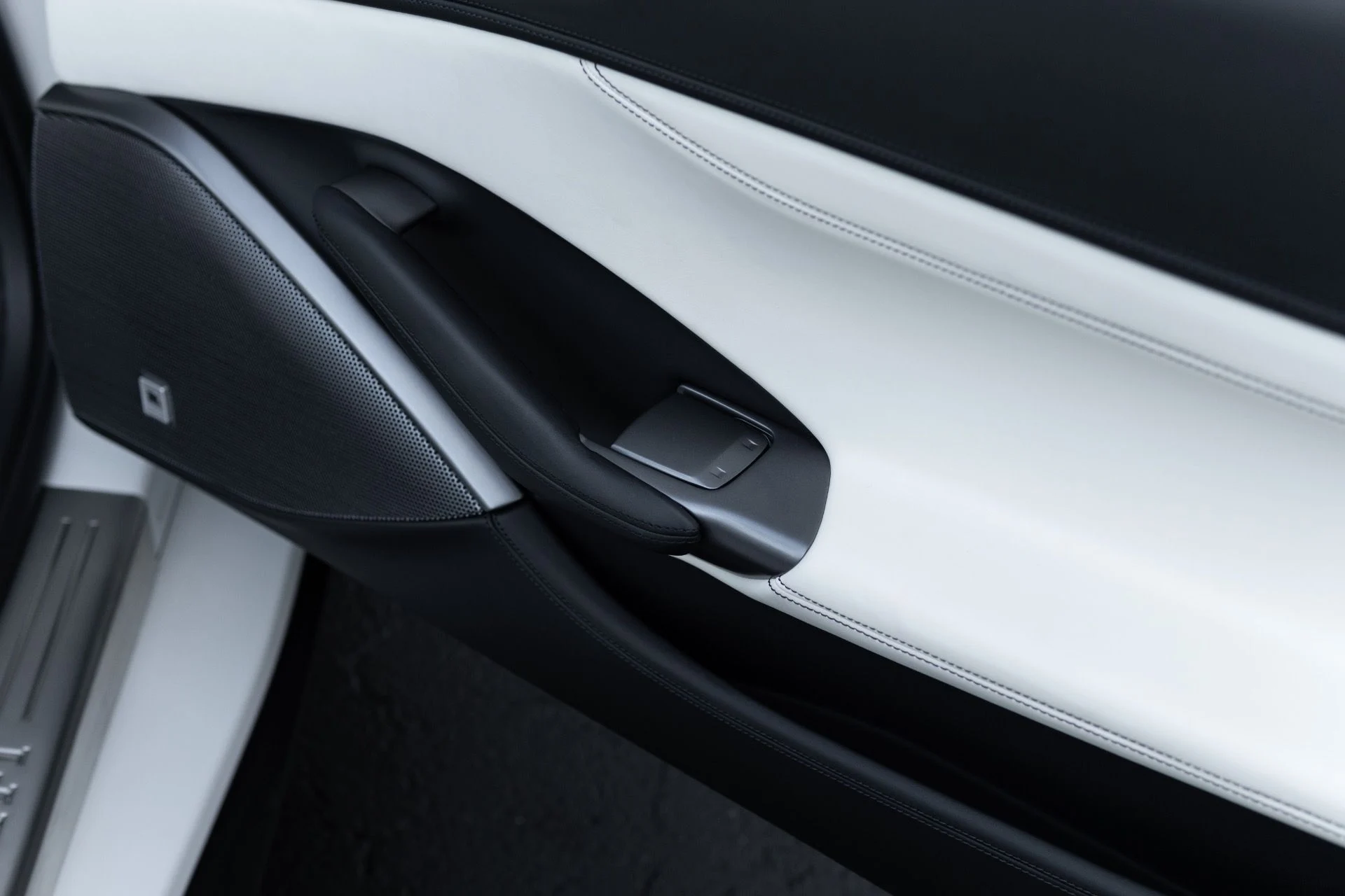 mph045_1301313638_Used_2023_Ferrari_Portofino_M_1766185478_2bbfe00d47