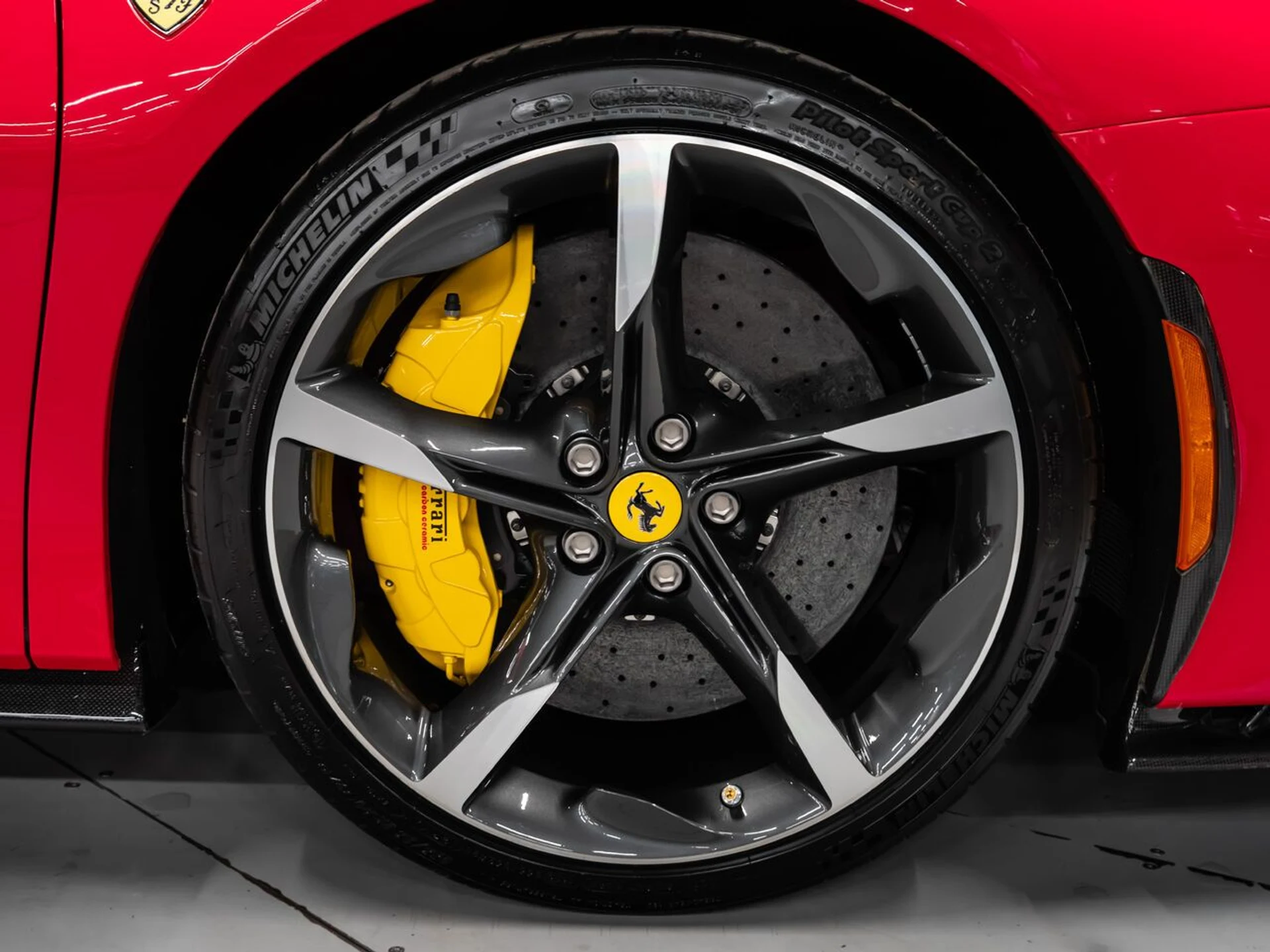 mph045_1301366794_ferrari_sf90_stradale_2023_29d8bcc5e5