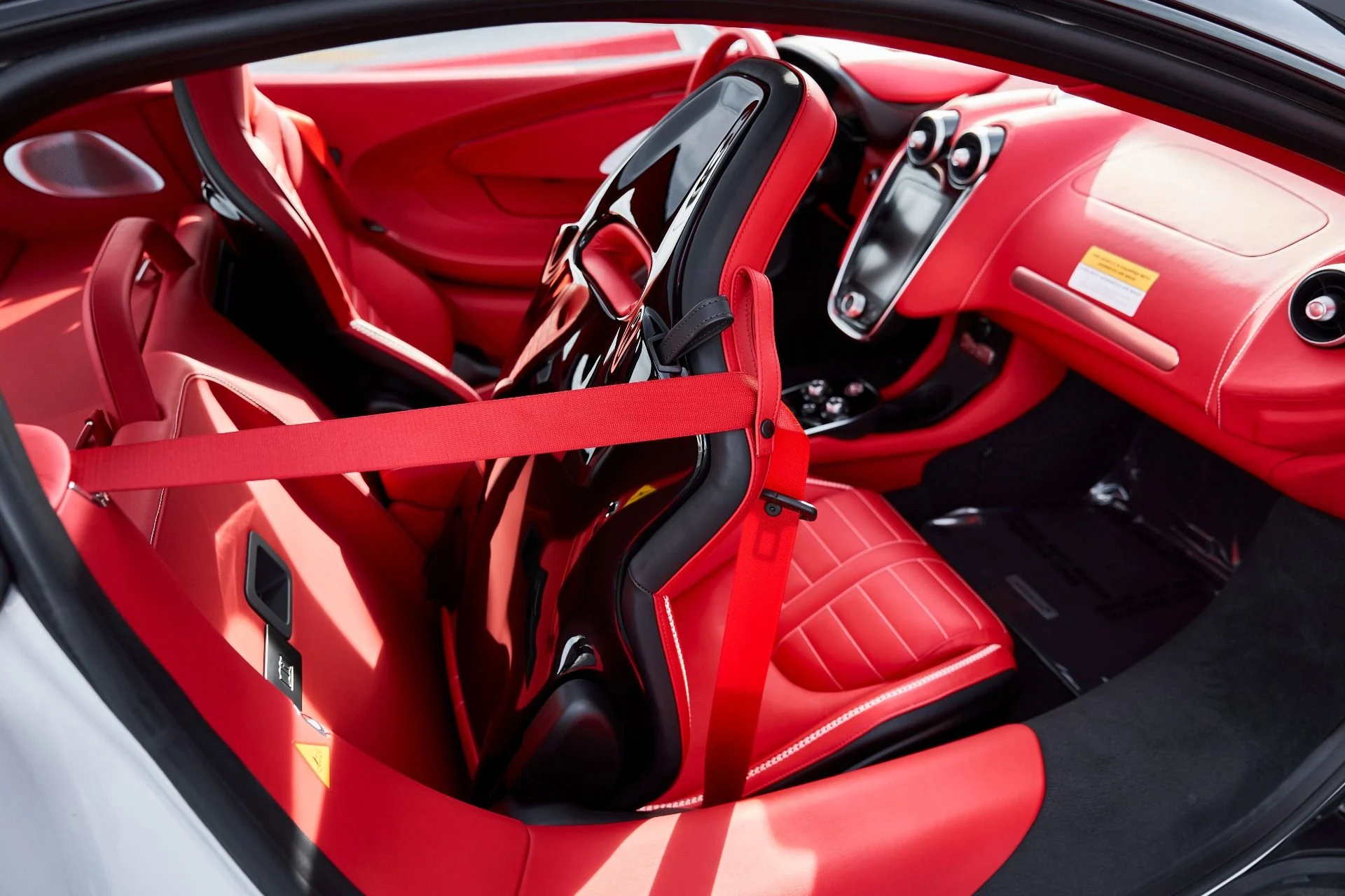 mph045_1305510025_Used_2025_Mc_Laren_GTS_1769482171_1866e66429