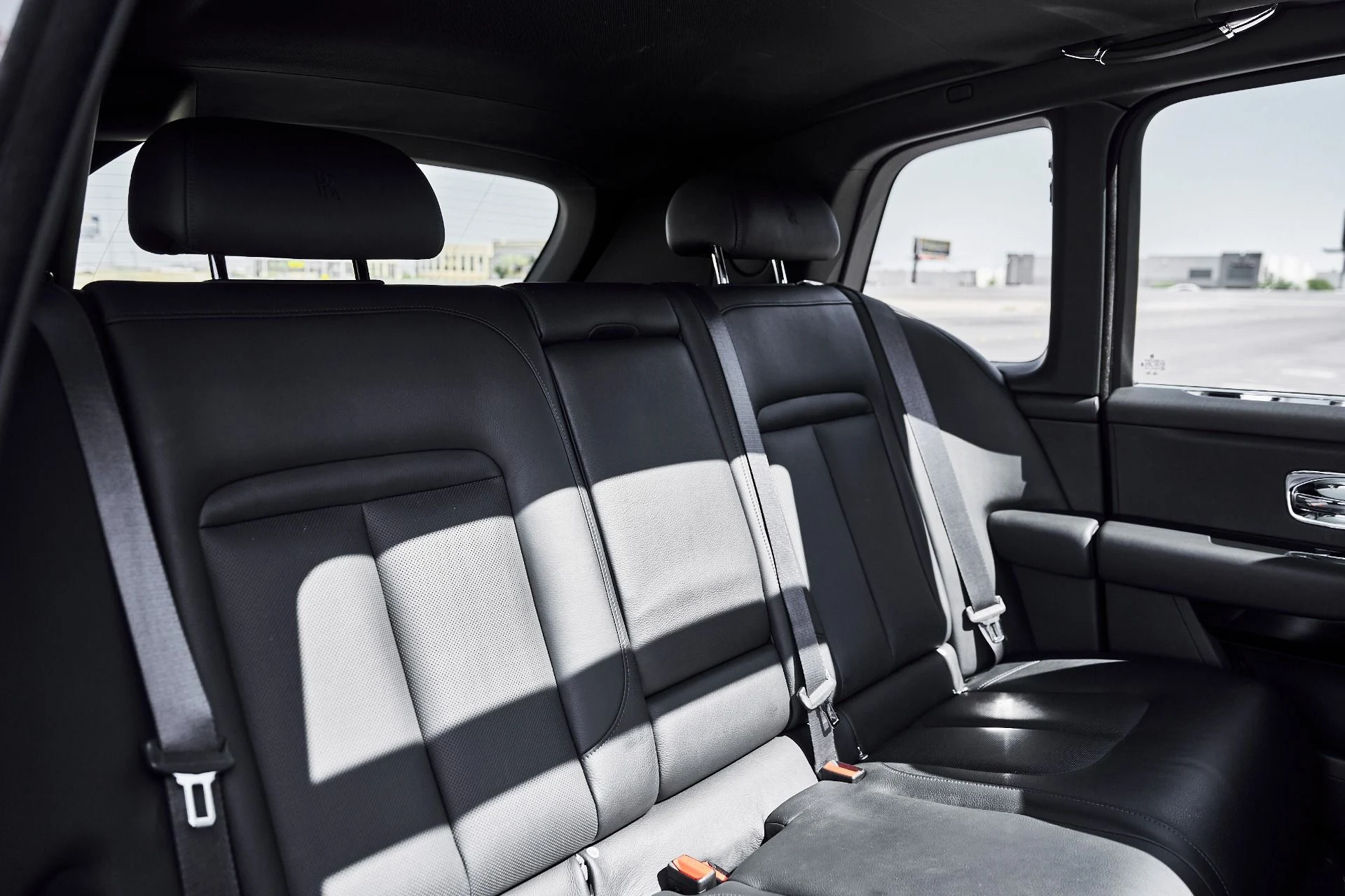mph045_1306696132_Used_2020_Rolls_Royce_Cullinan_Base_1780083397_8be34b1017